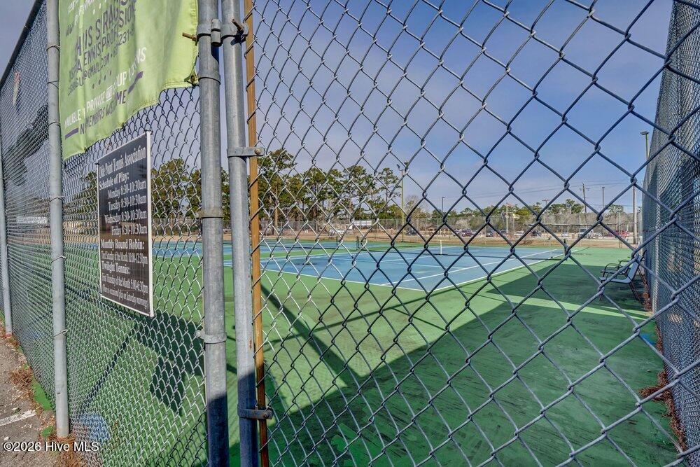 100567280 | Photo 69