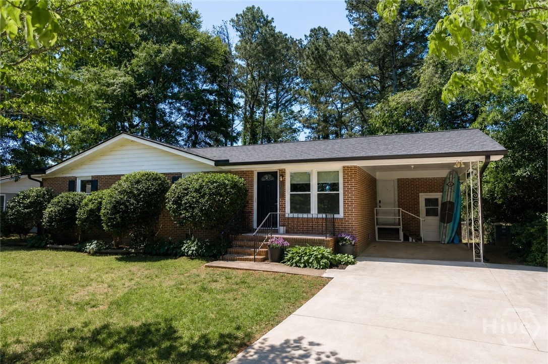 FEATURED LISTINGS