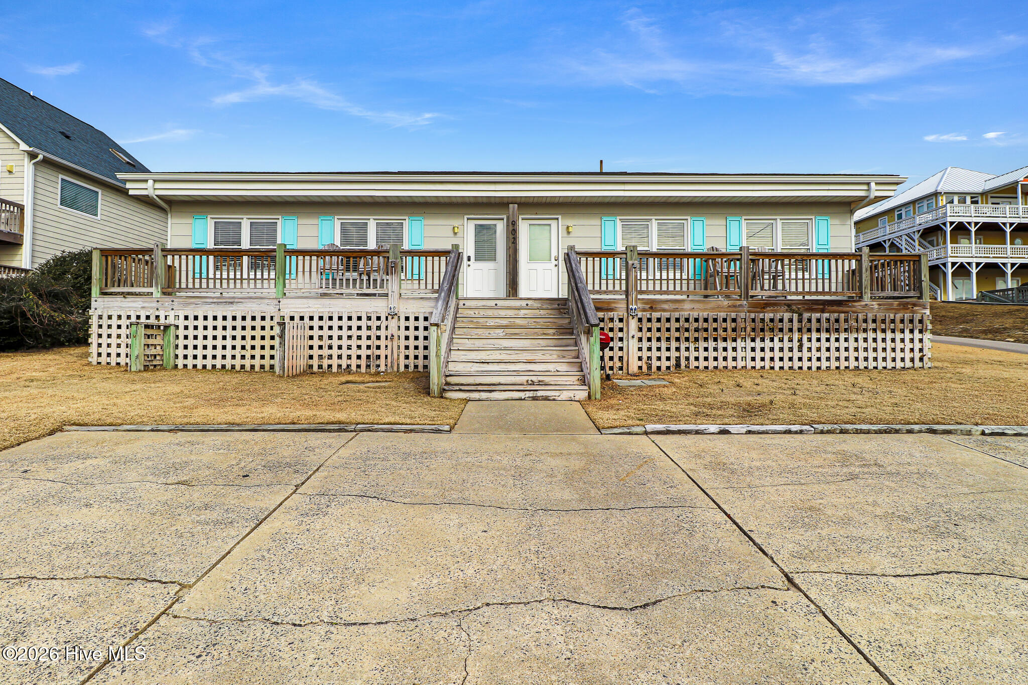 100553851 | Photo 38