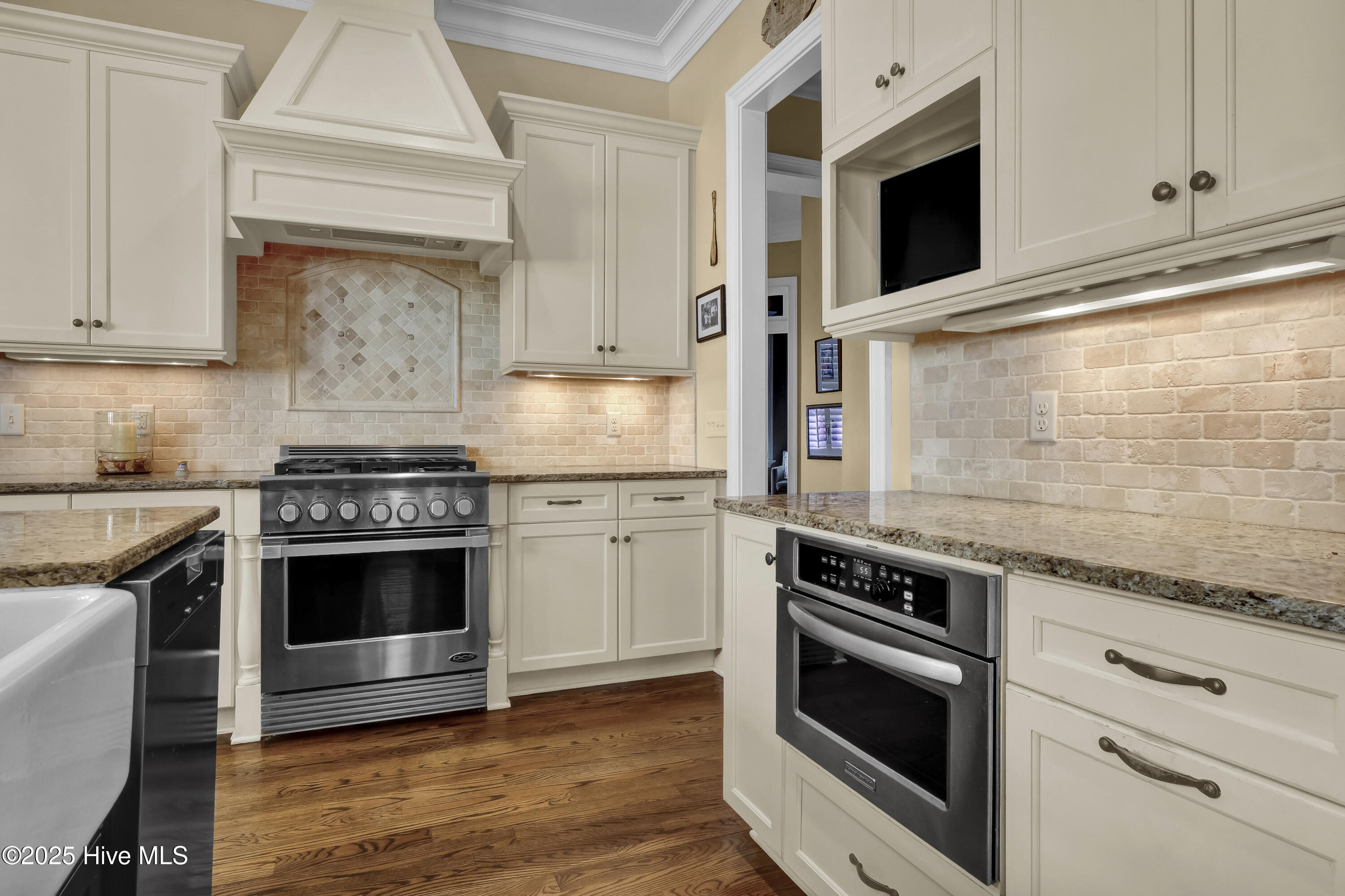 100504953 | Photo 17