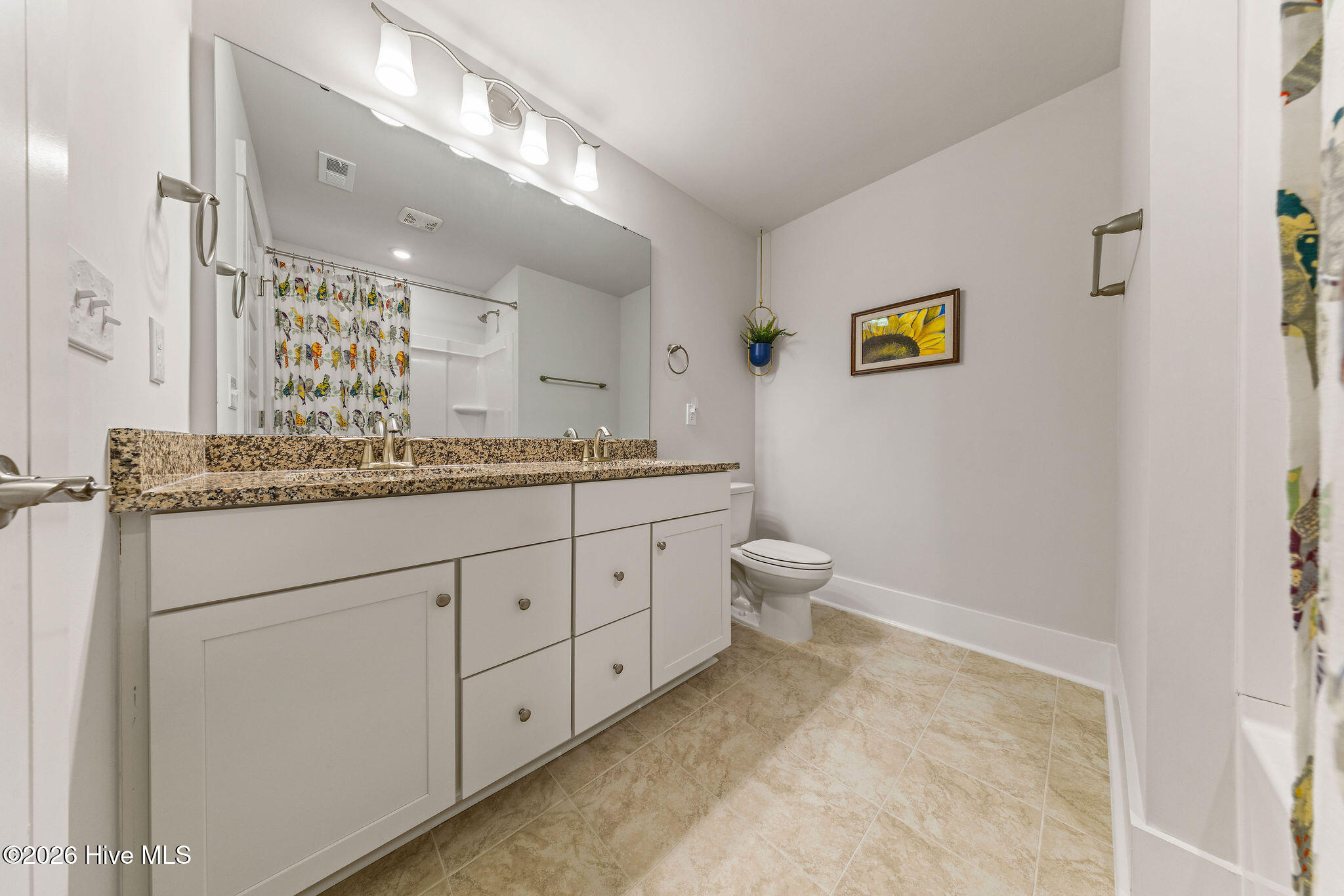 100548010 | Photo 28