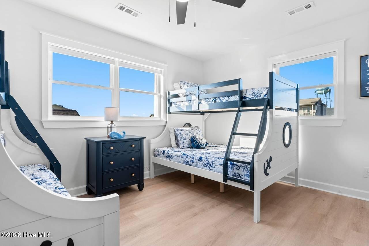 100553322 | Photo 23