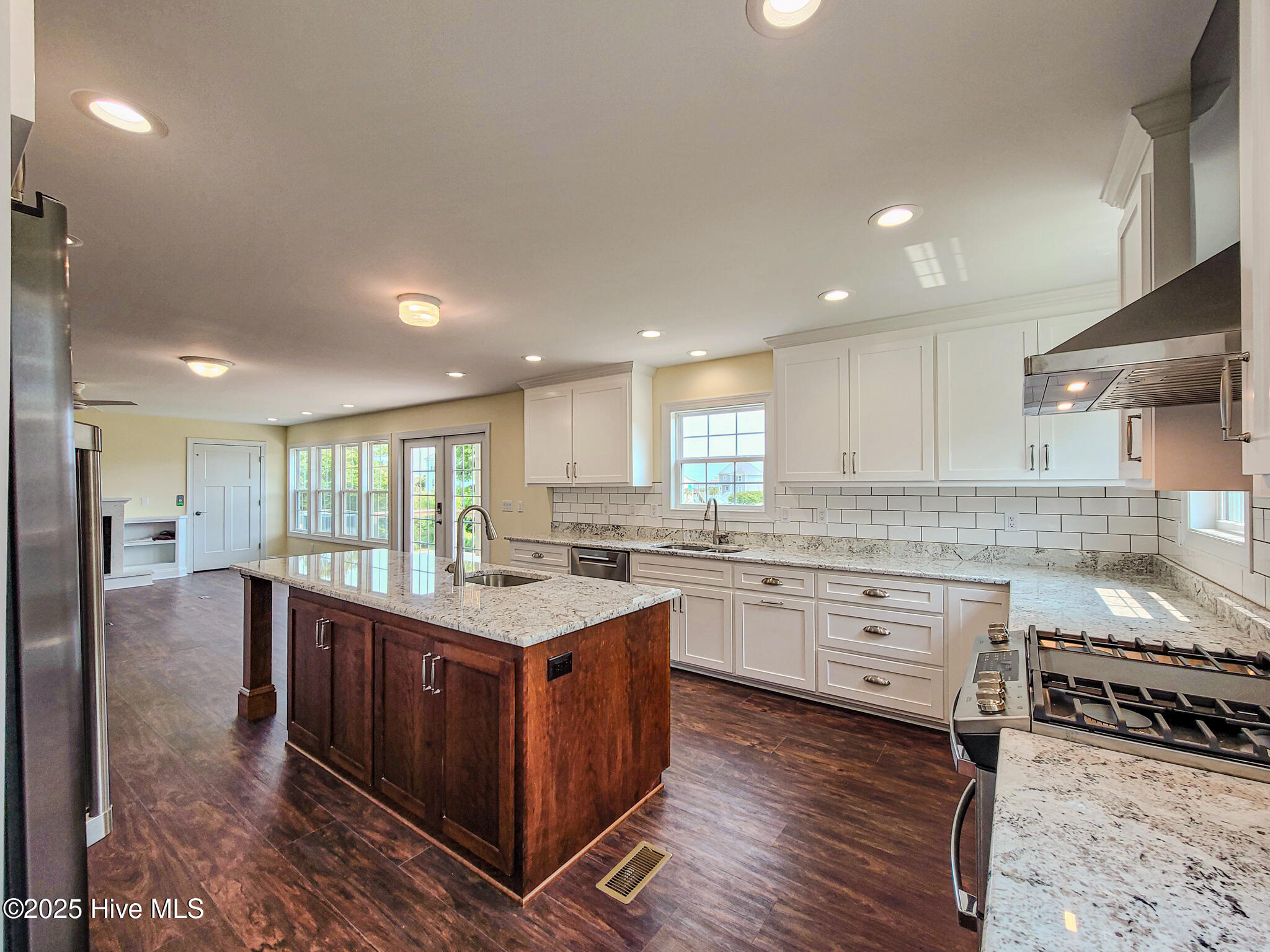 100511254 | Photo 32