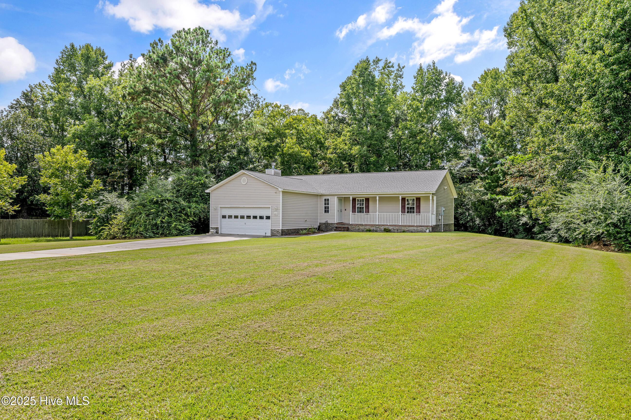 205 Bishop Drive, Jacksonville, NC 28540 – photo 2: 02