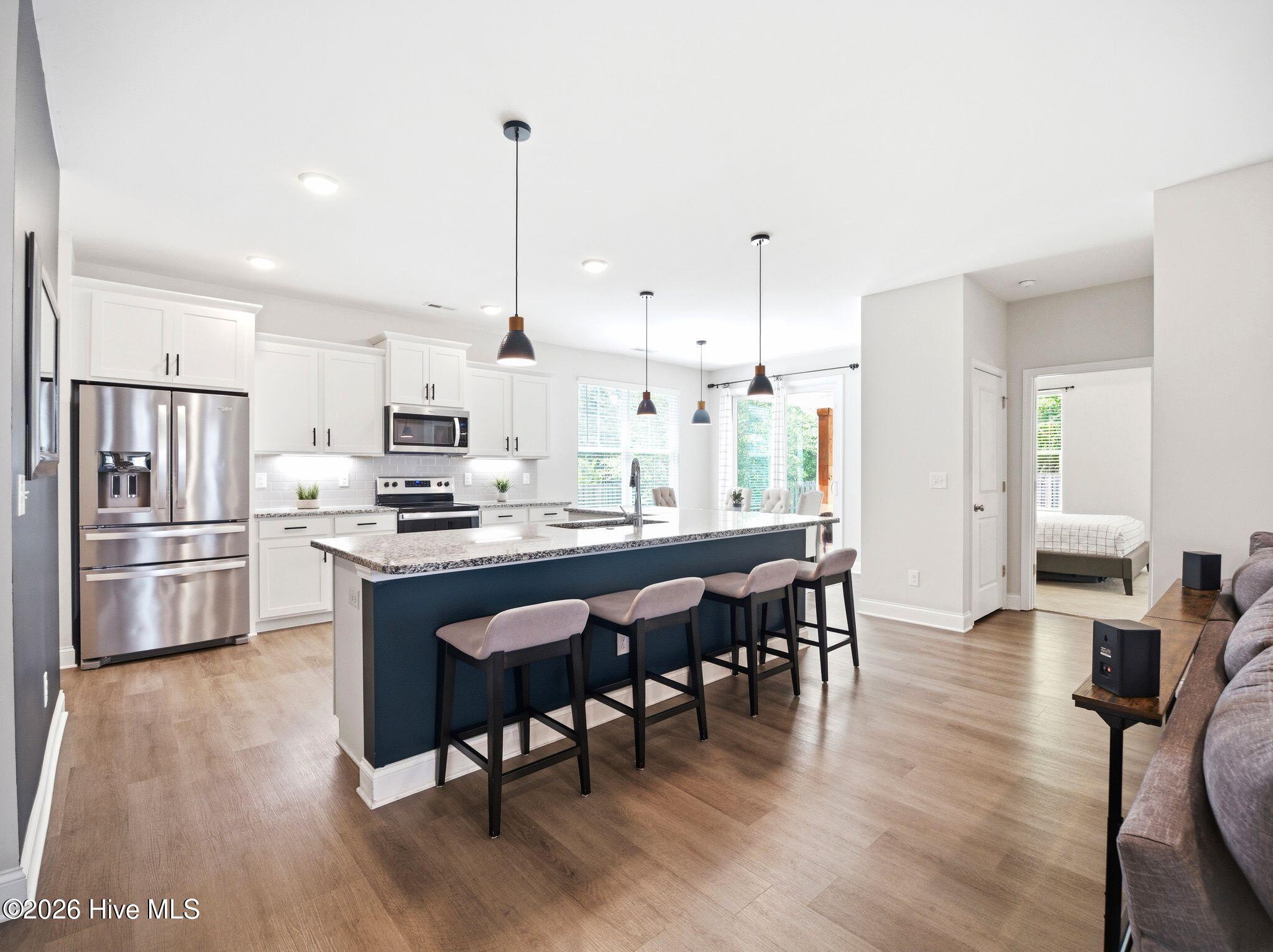 100569792 | Photo 14