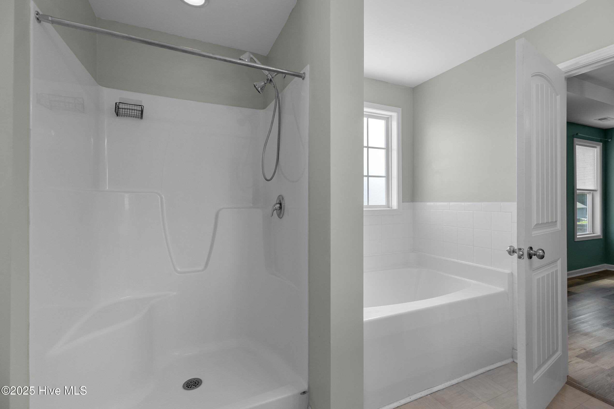 100547149 | Photo 21