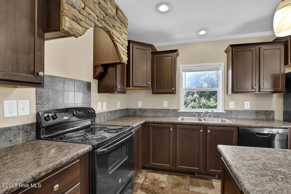 100493955 | Photo 14