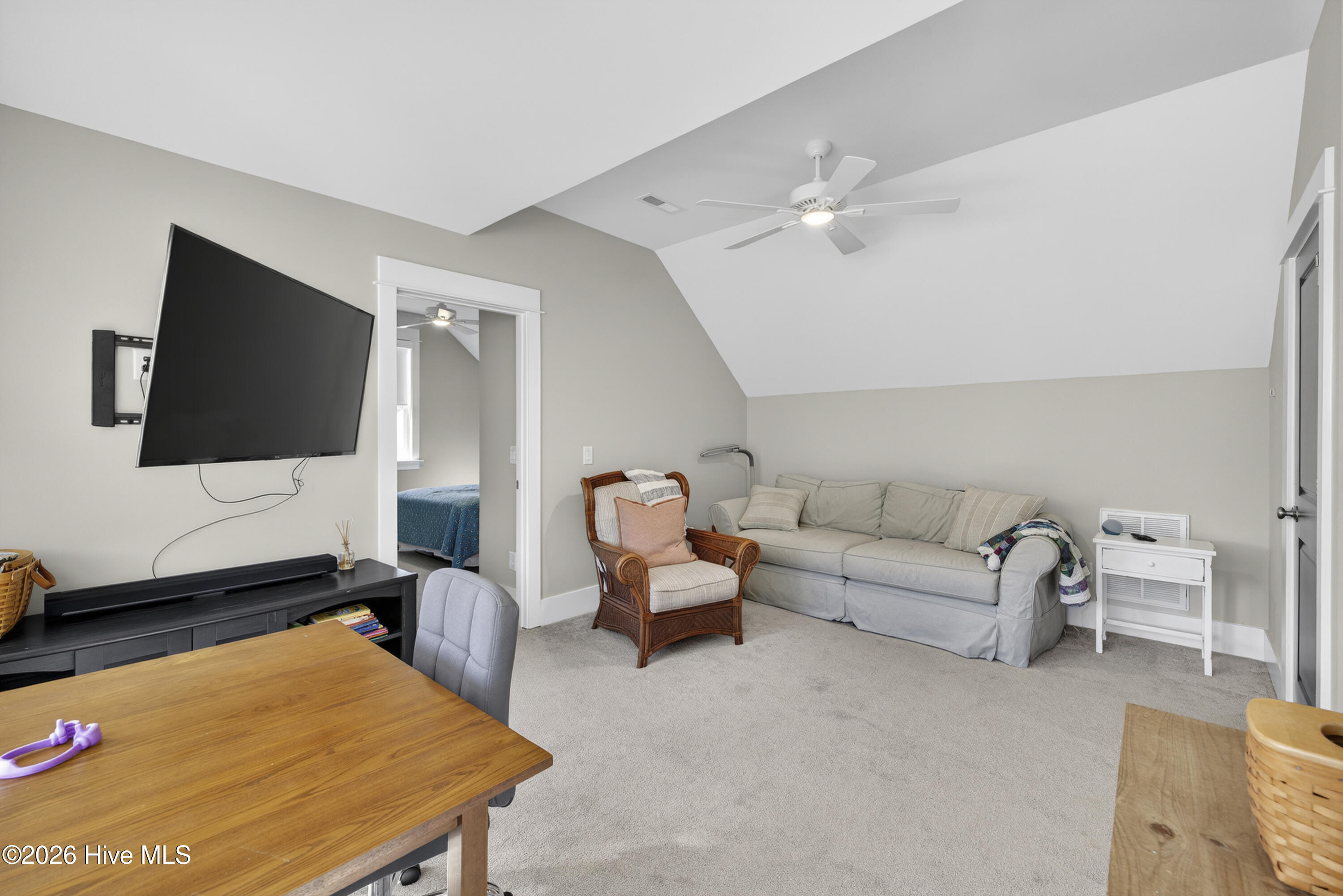 100556543 | Photo 32