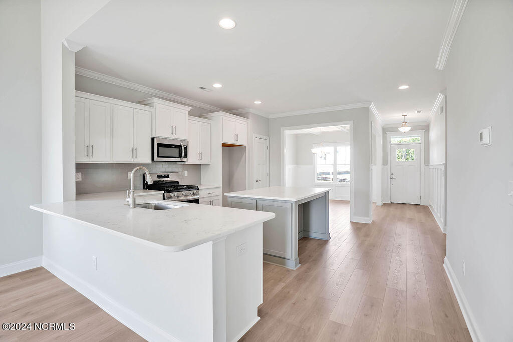 100461561 | Photo 11