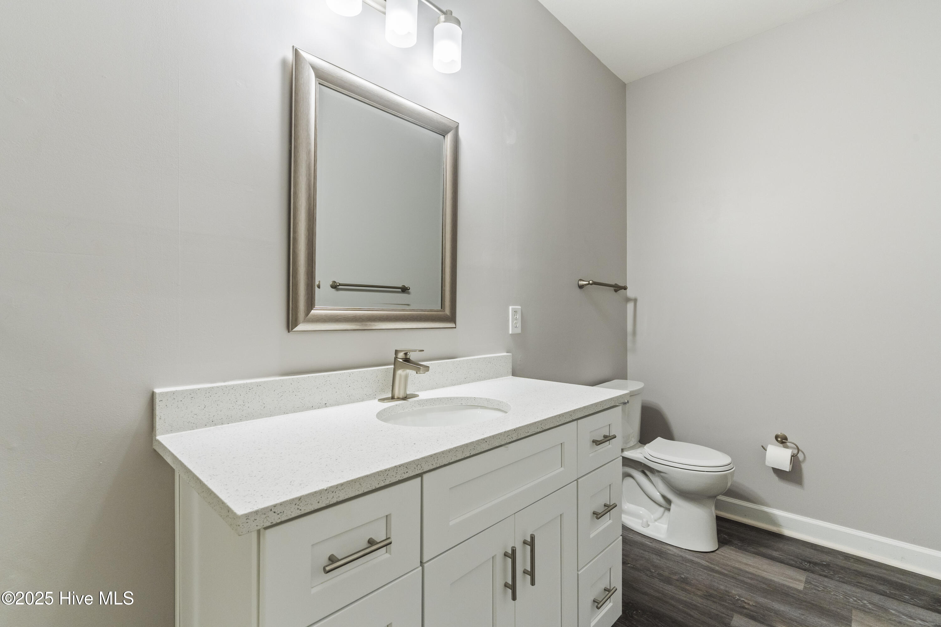 100564335 | Photo 22