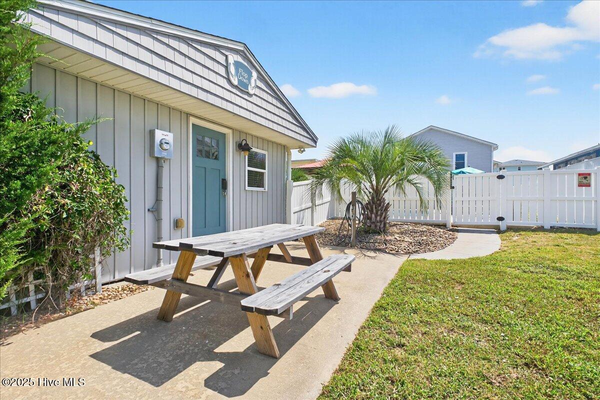 100527780 | Photo 38