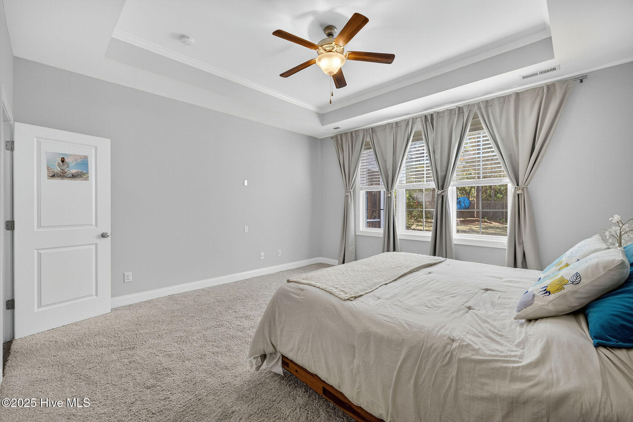 100541825 | Photo 23