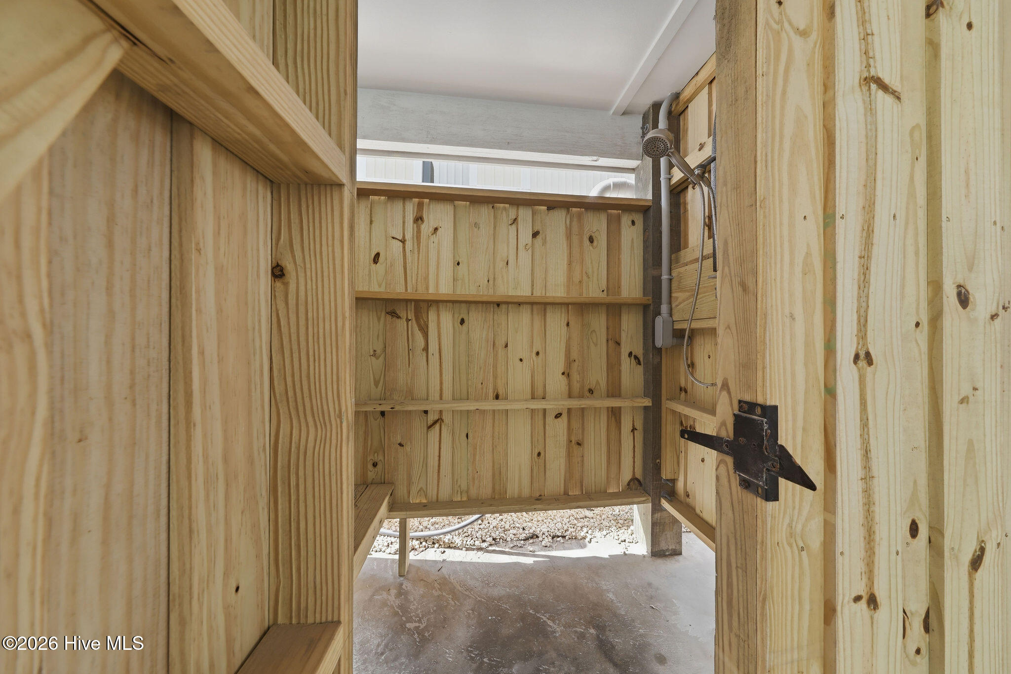 100559118 | Photo 73