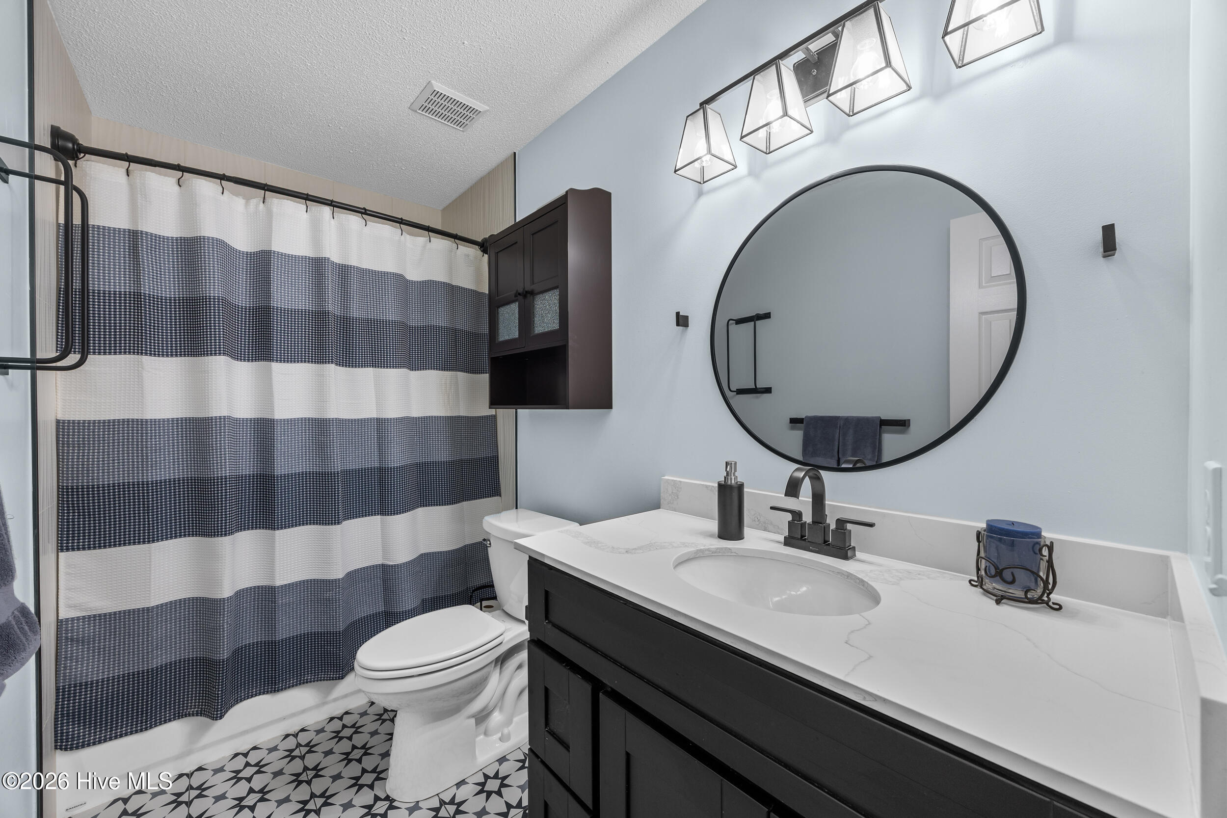 100562673 | Photo 24