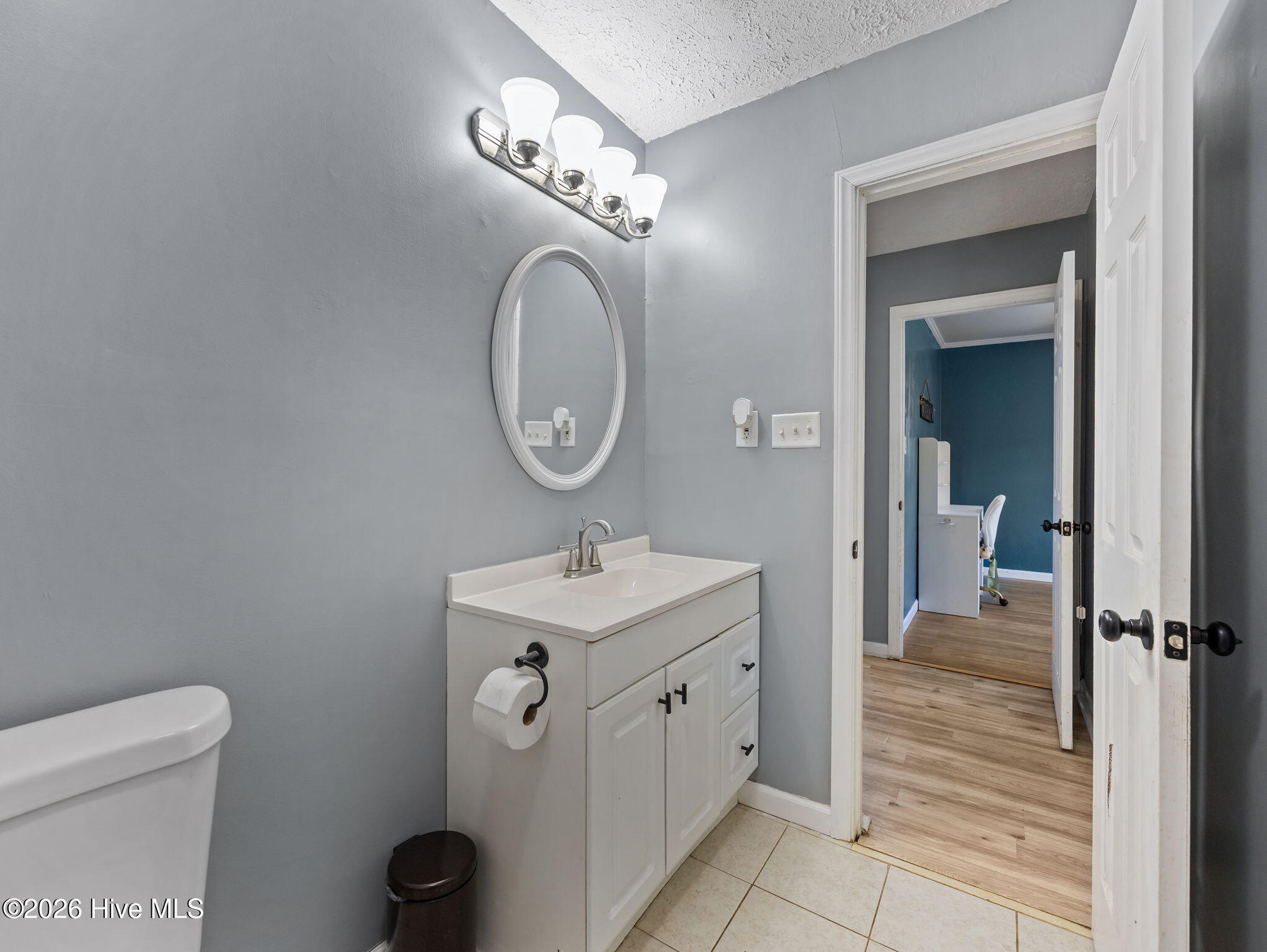 100563356 | Photo 25