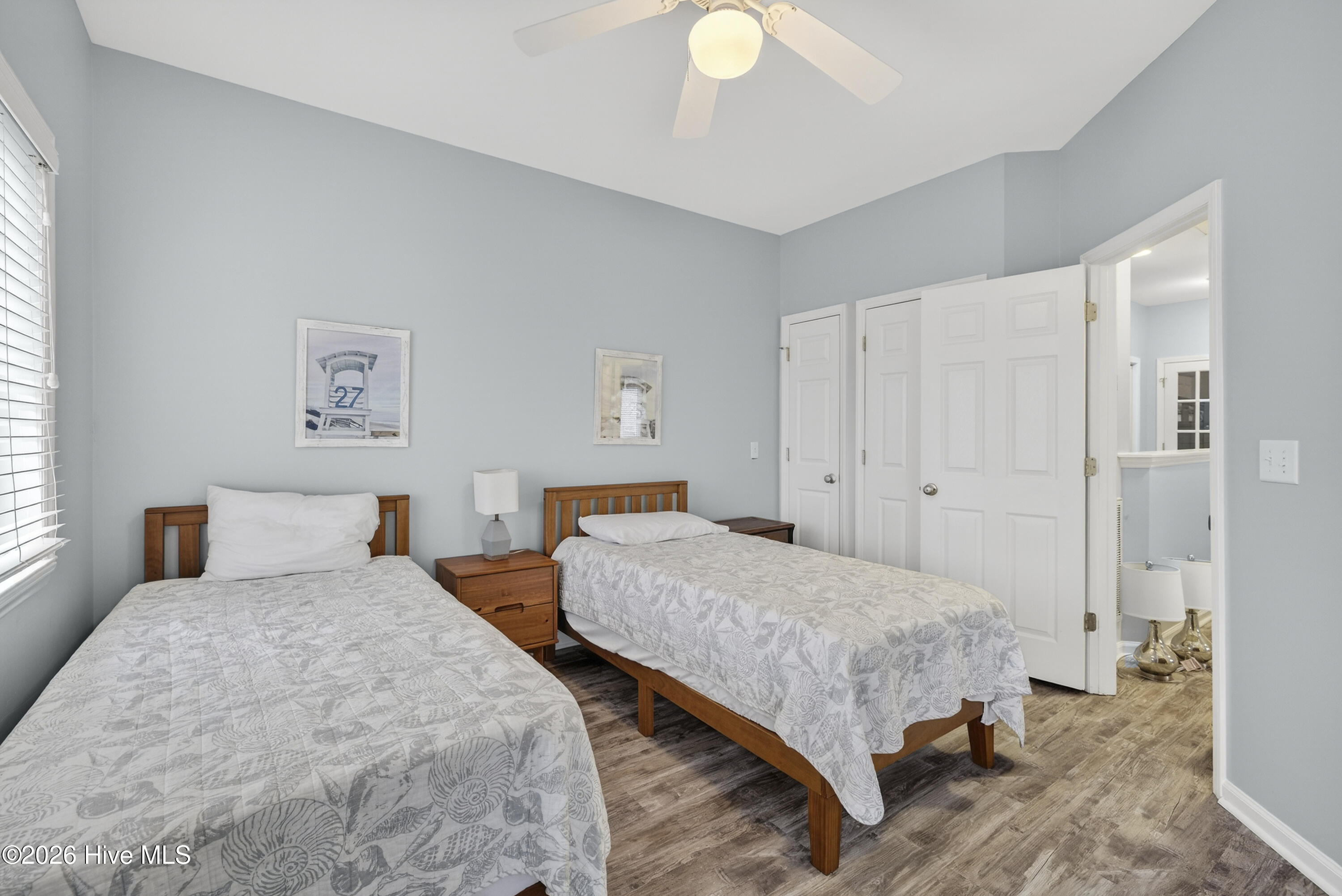 100561786 | Photo 54