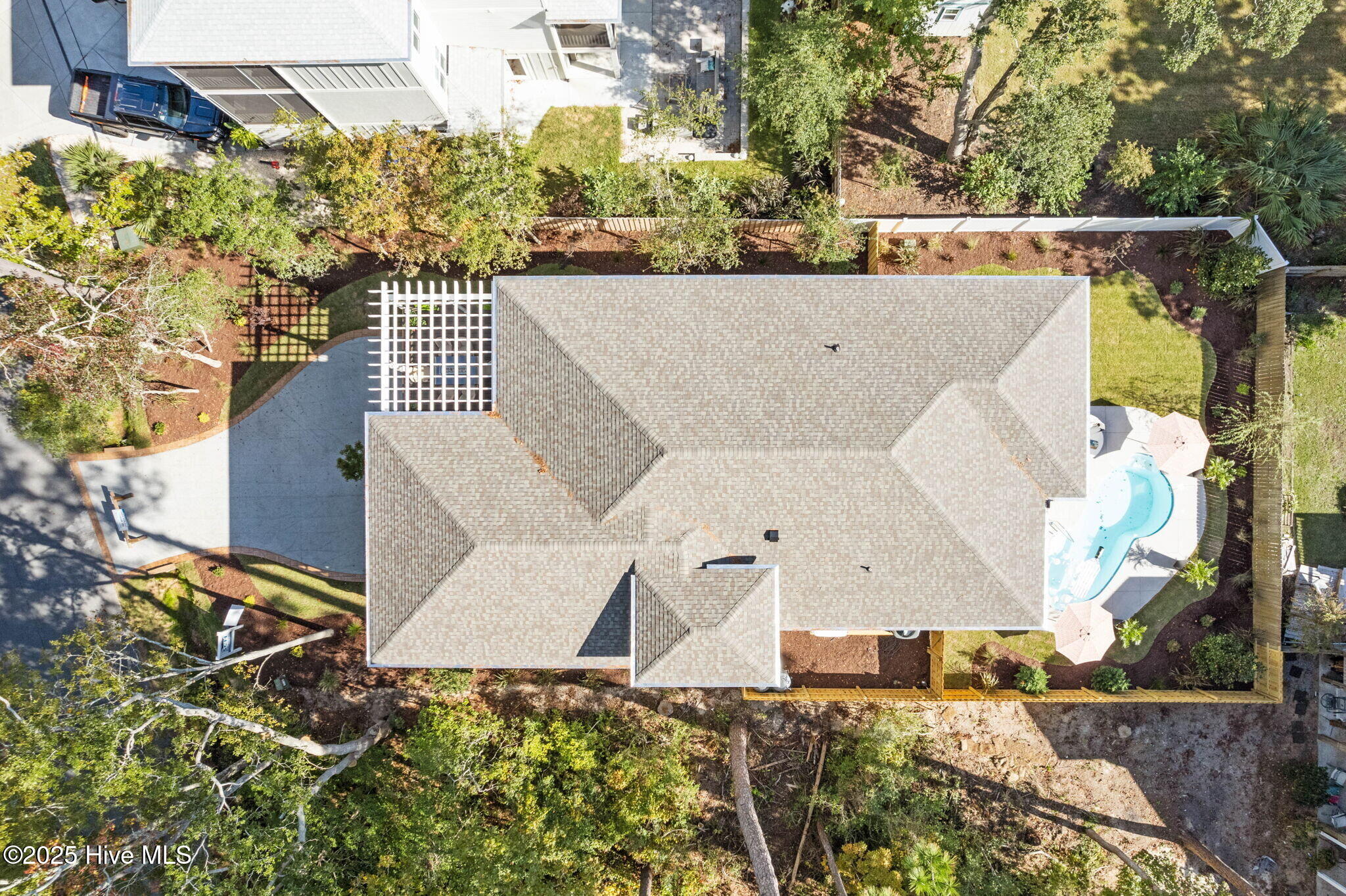 100516902 | Photo 74