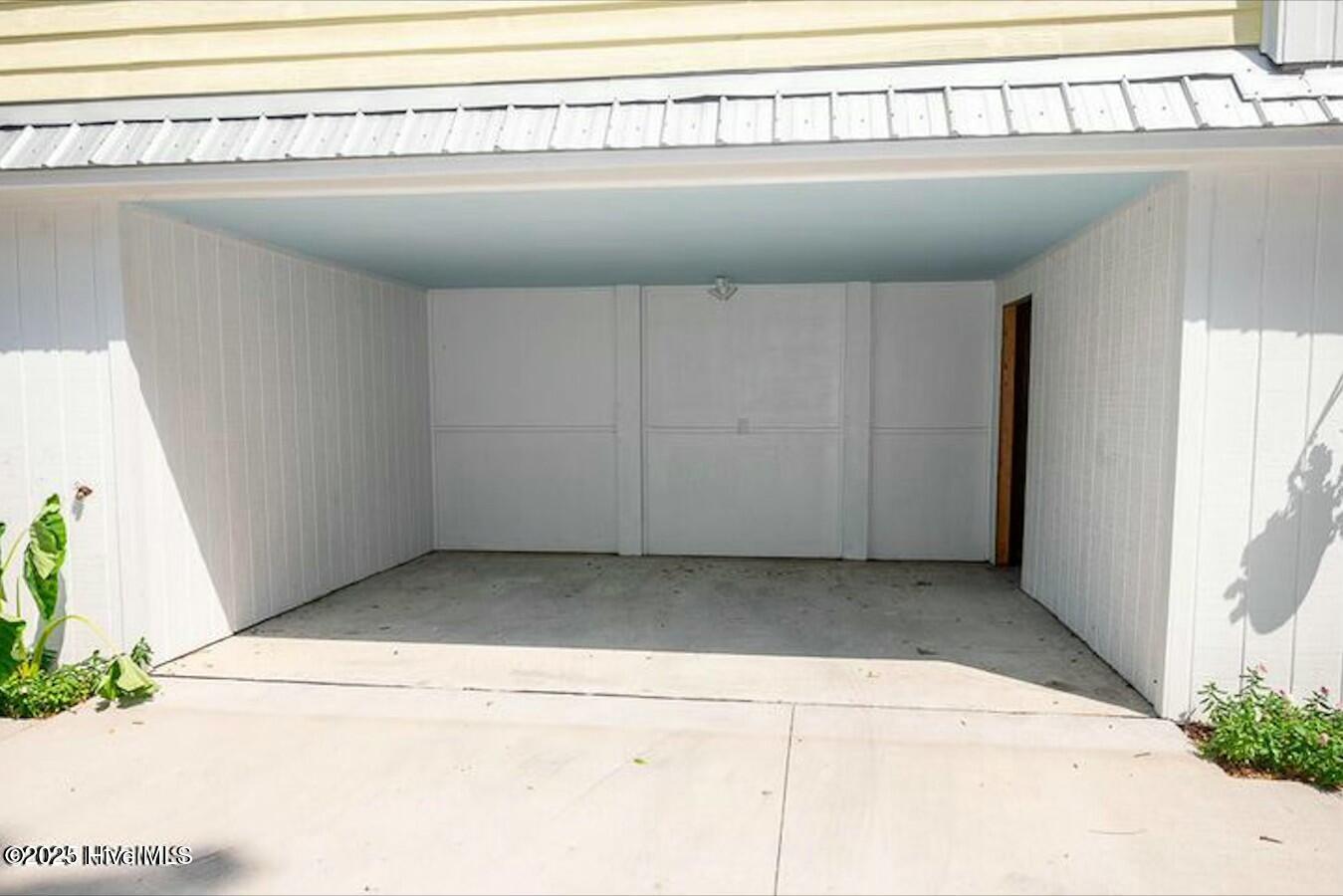 100490306 | Photo 38