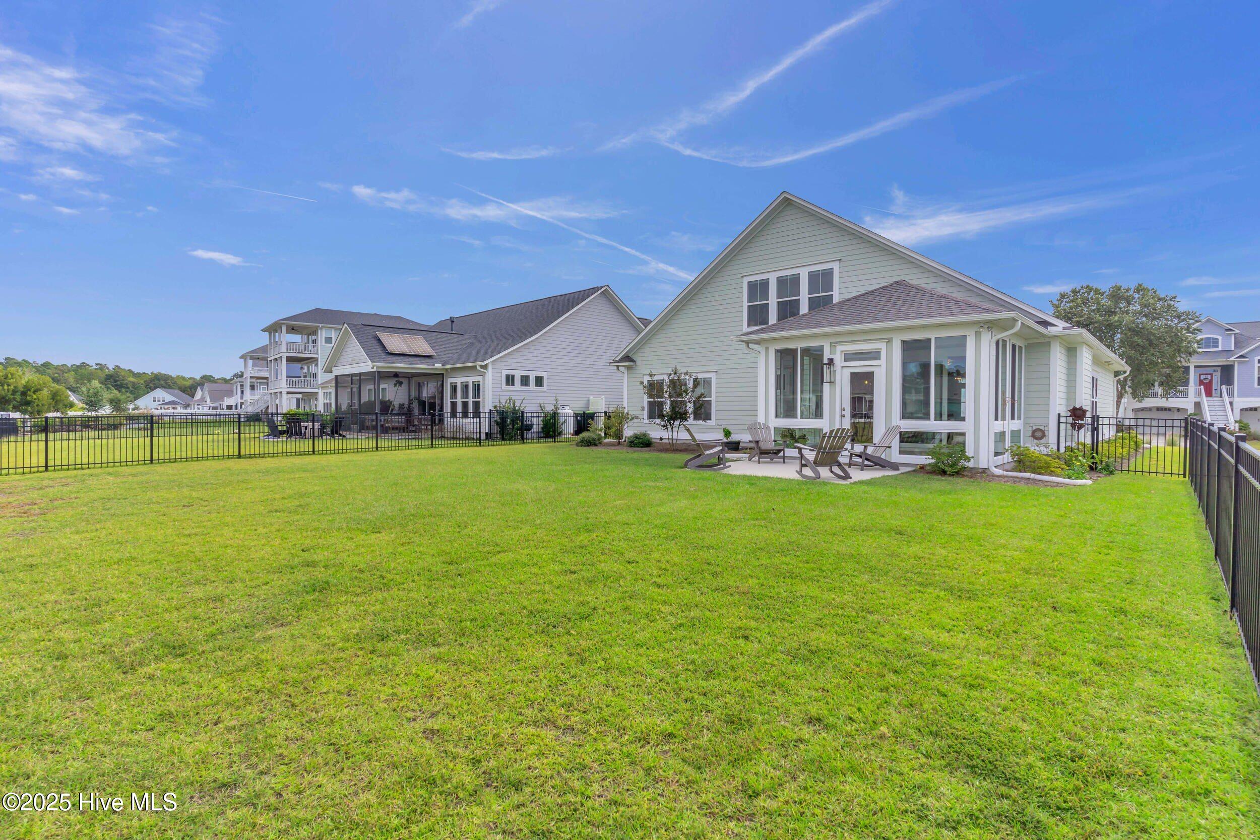 100535335 | Photo 35