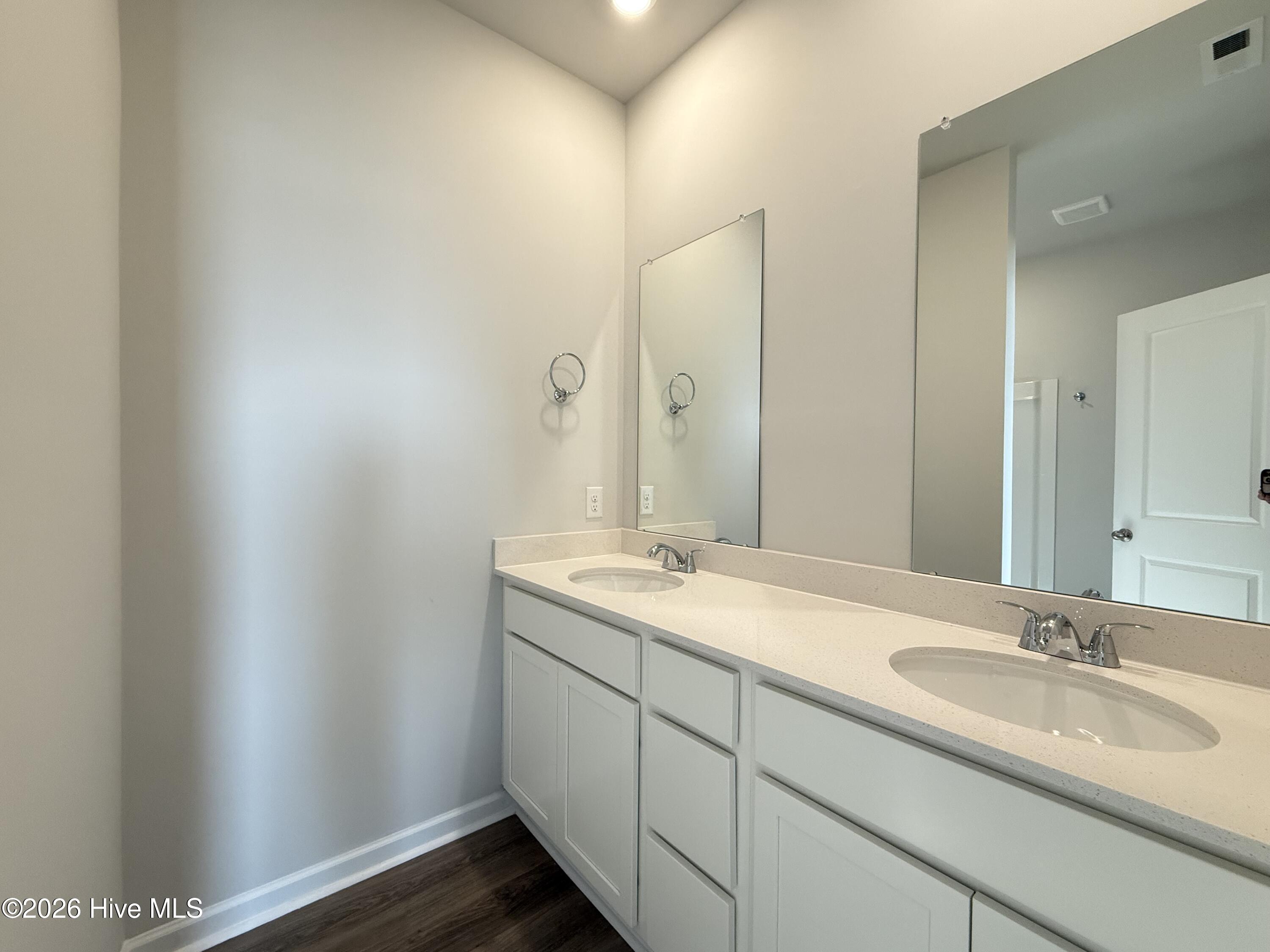 100525934 | Photo 16