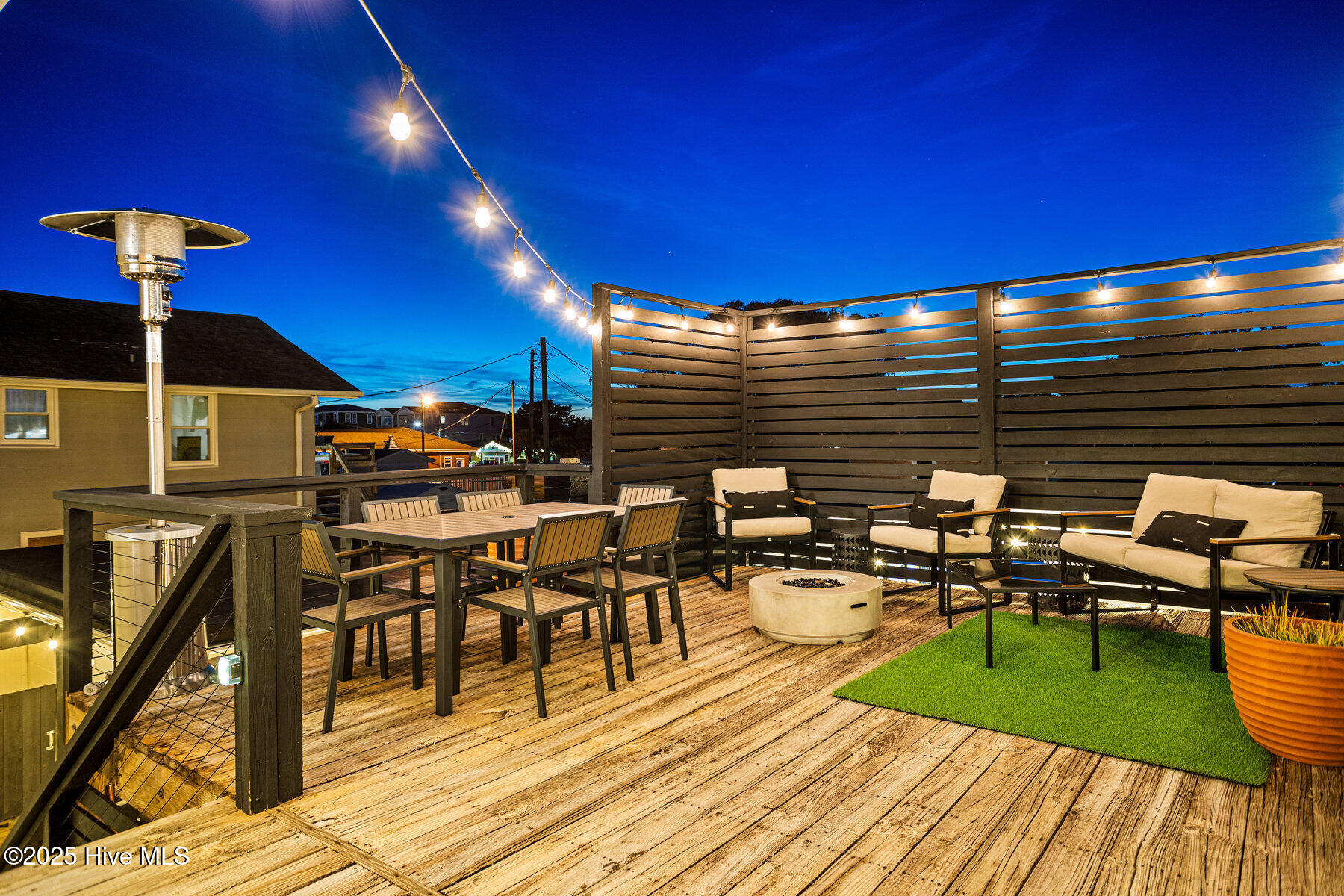 100540595 | Photo 55