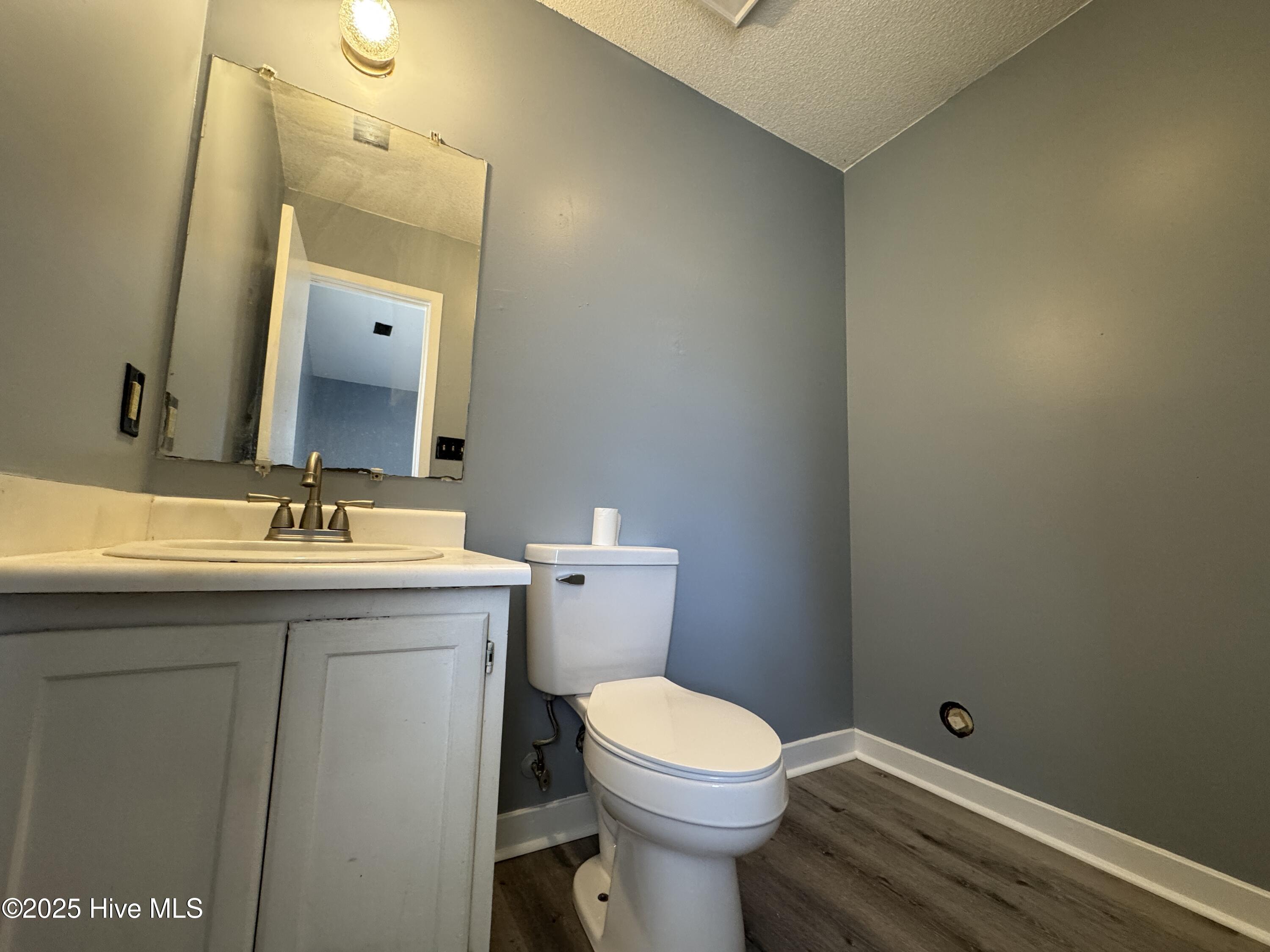 100541945 | Photo 16