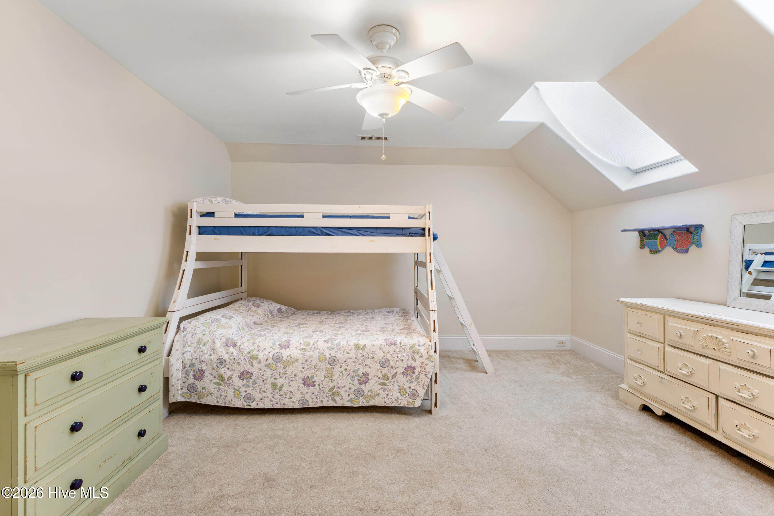 100559855 | Photo 30