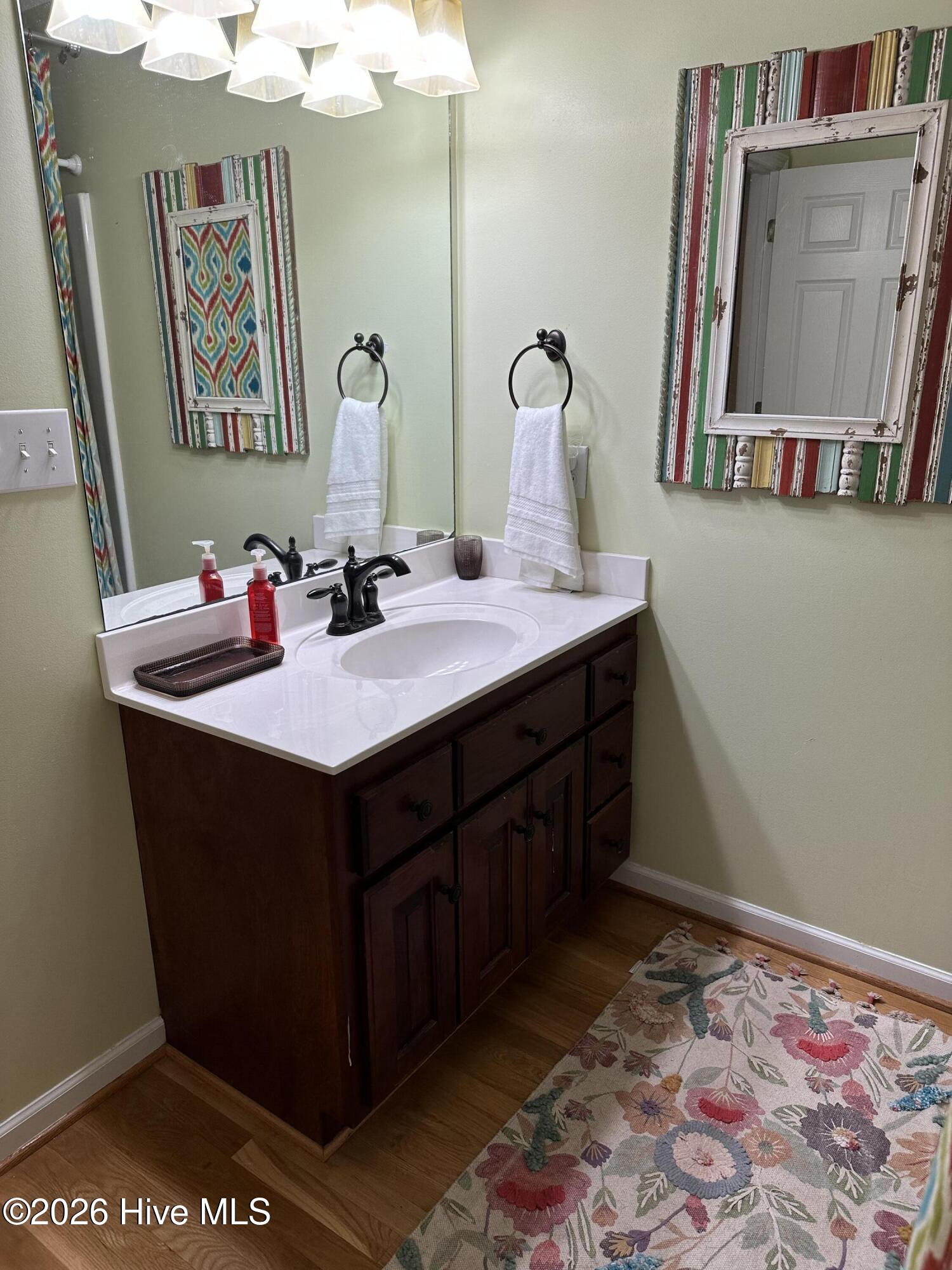 100552030 | Photo 32