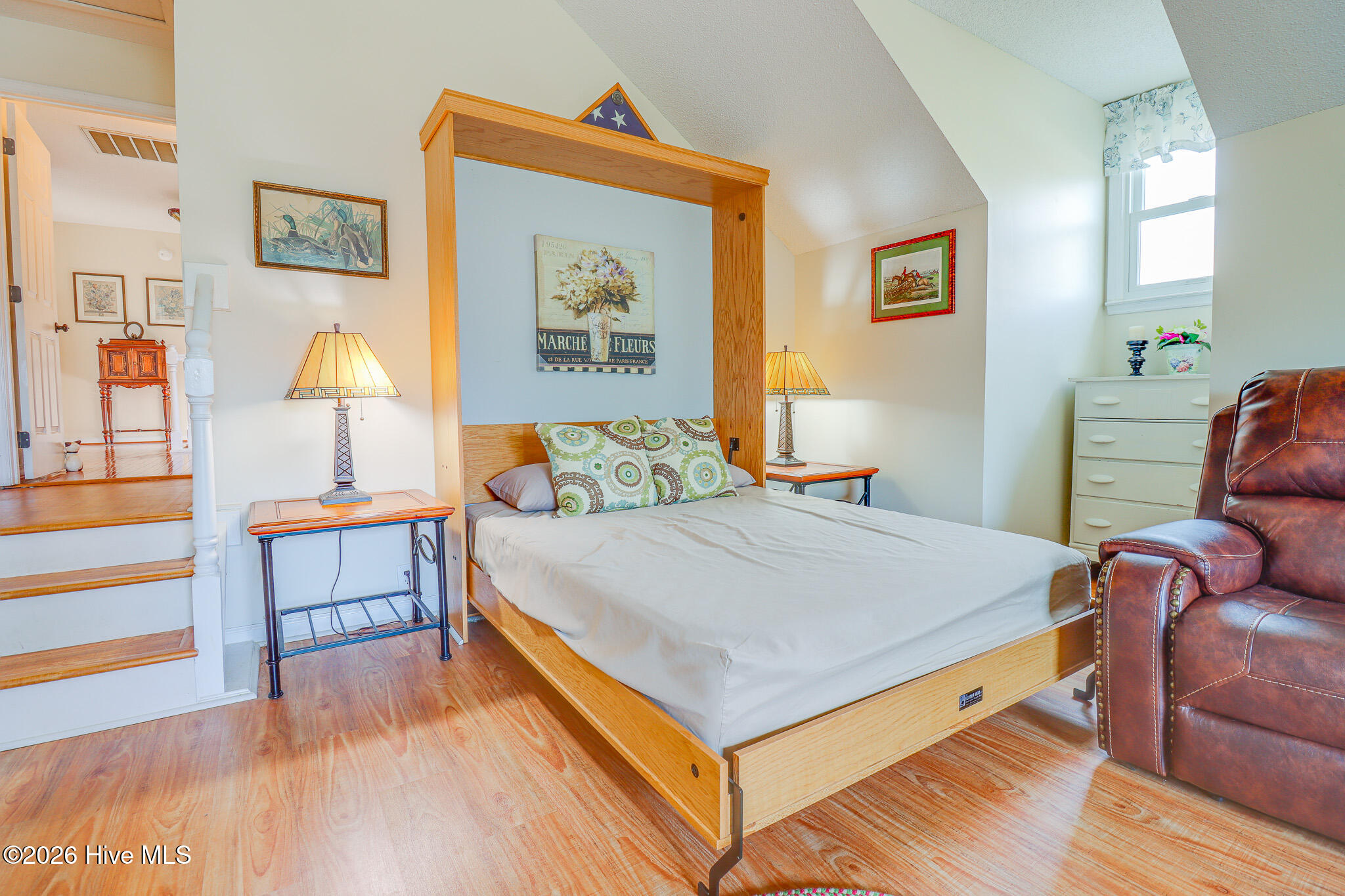 100559581 | Photo 25