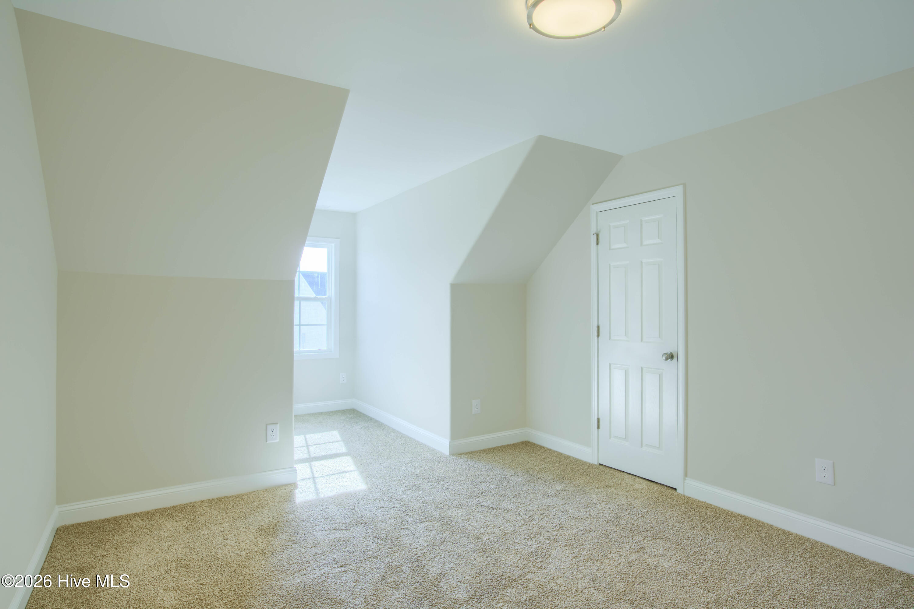 100552530 | Photo 16