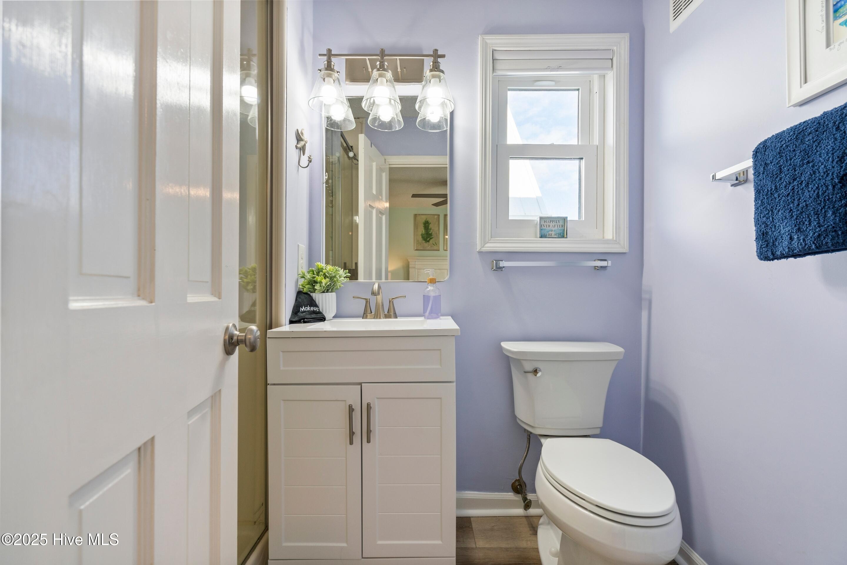 100536388 | Photo 21