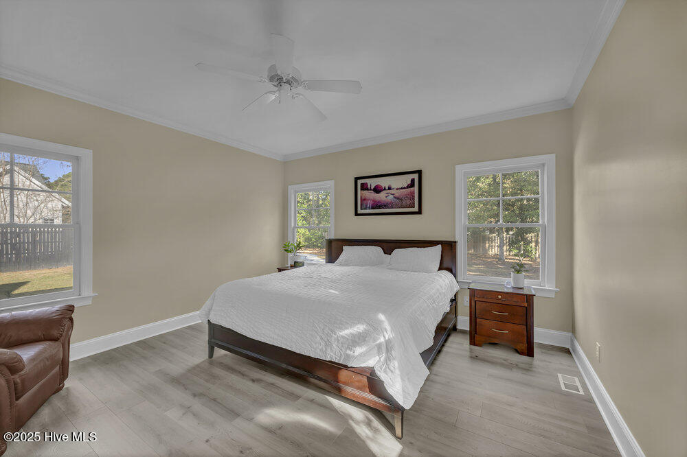 100543426 | Photo 14