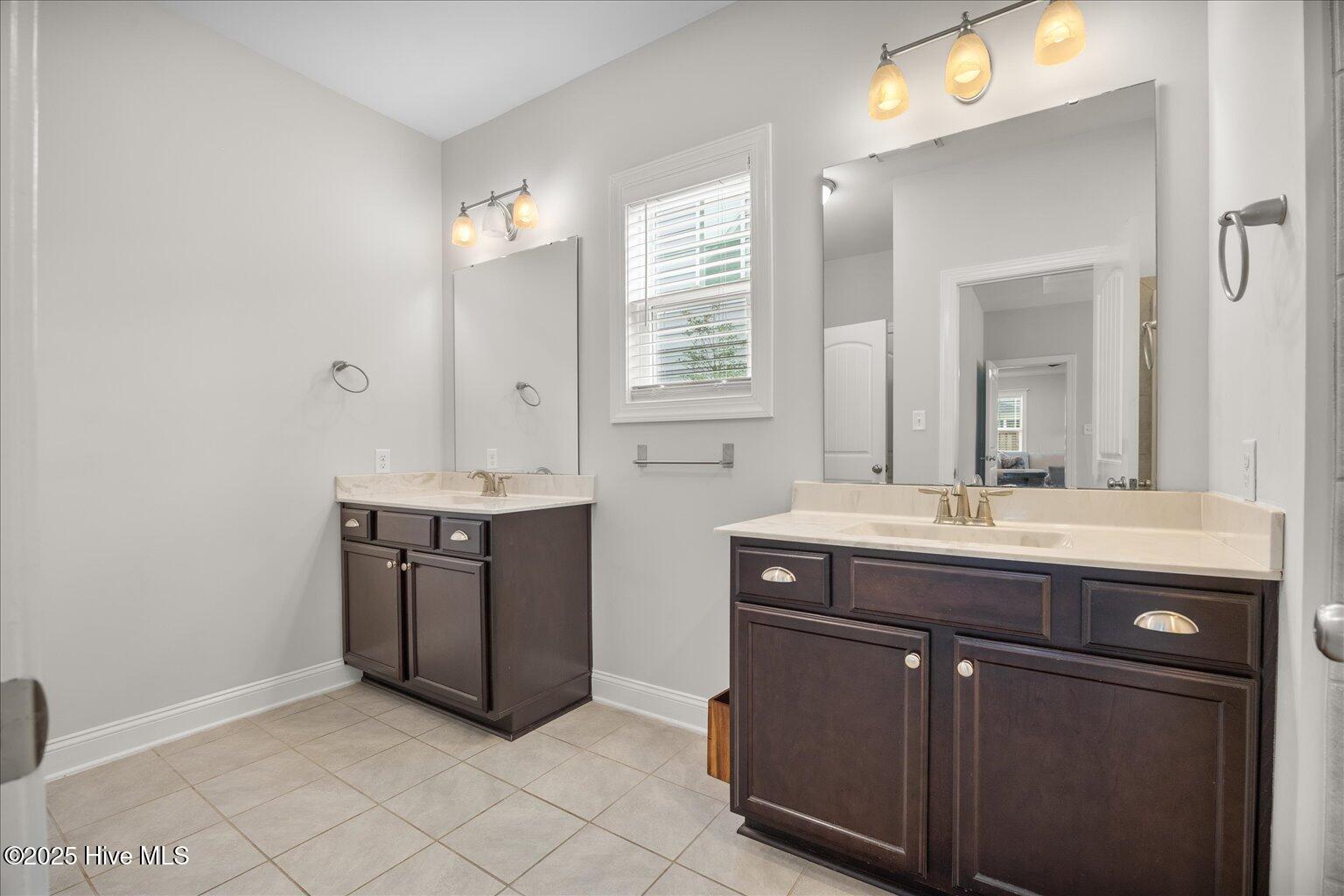 100530292 | Photo 20