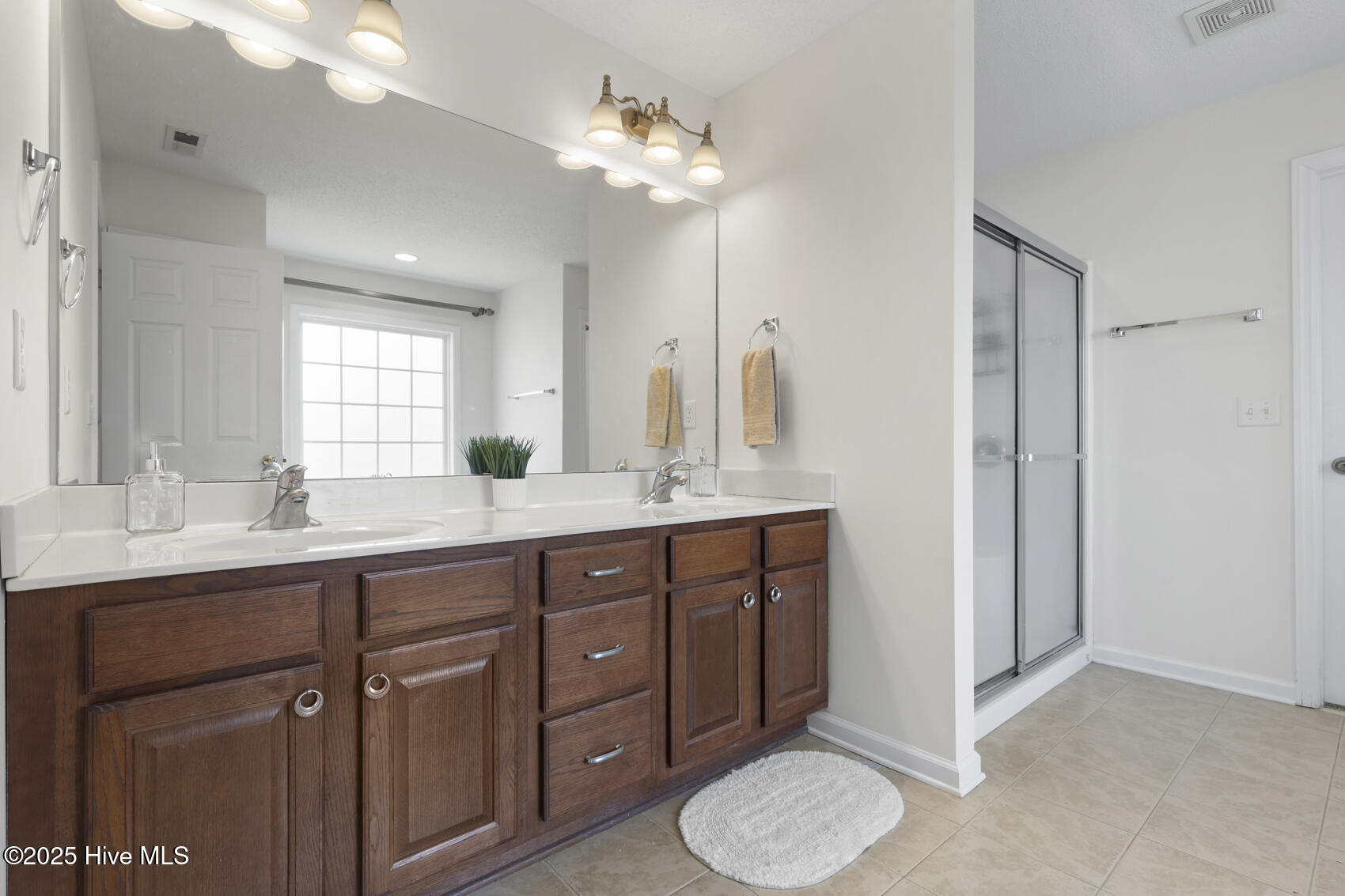 100490996 | Photo 26