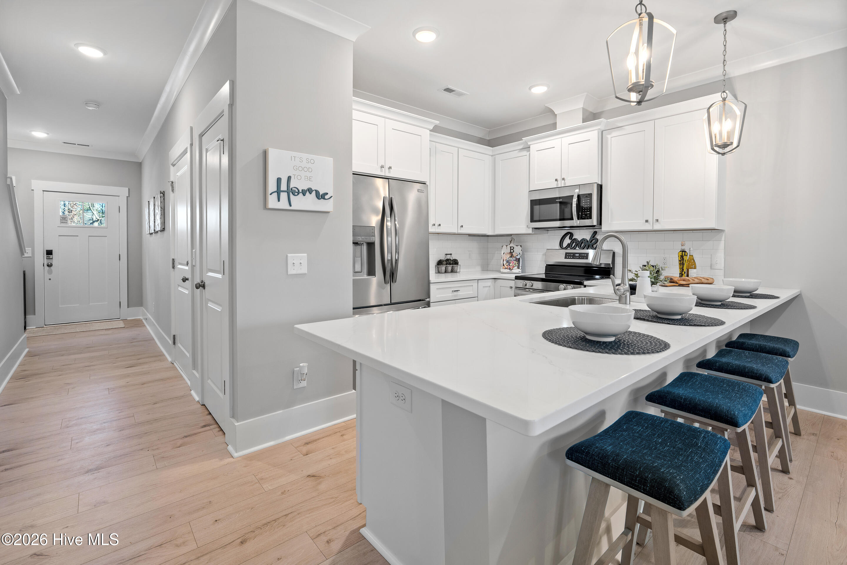 100555007 | Photo 12