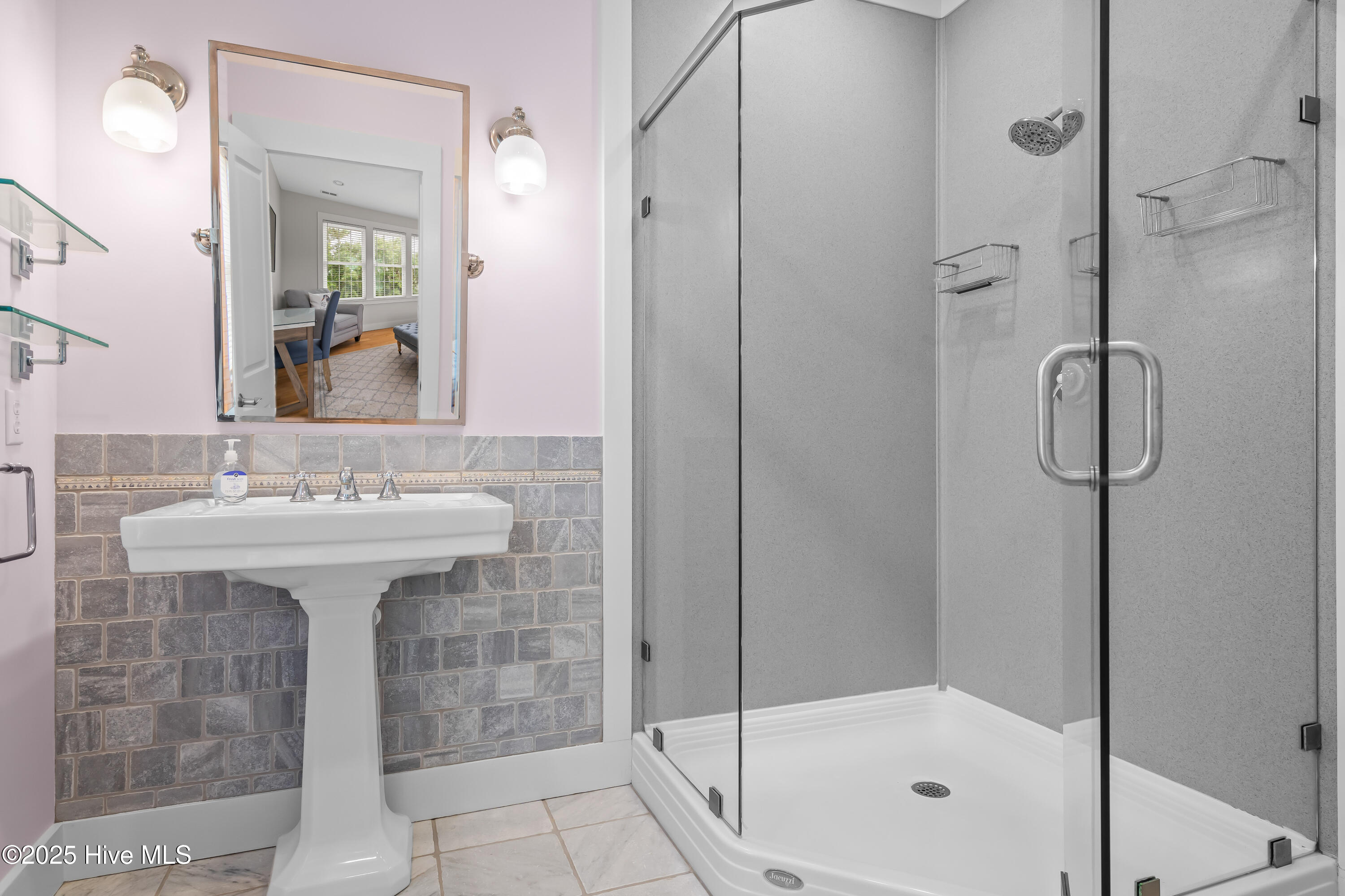 100555260 | Photo 20