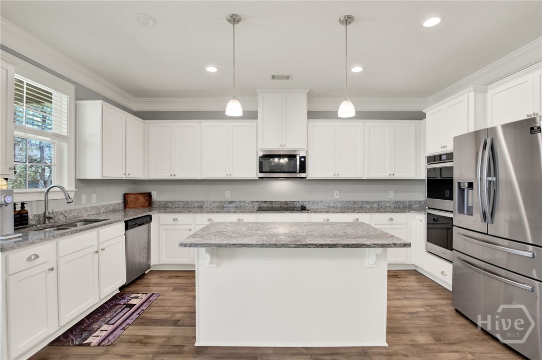 Spacious Kitchen with Center Island