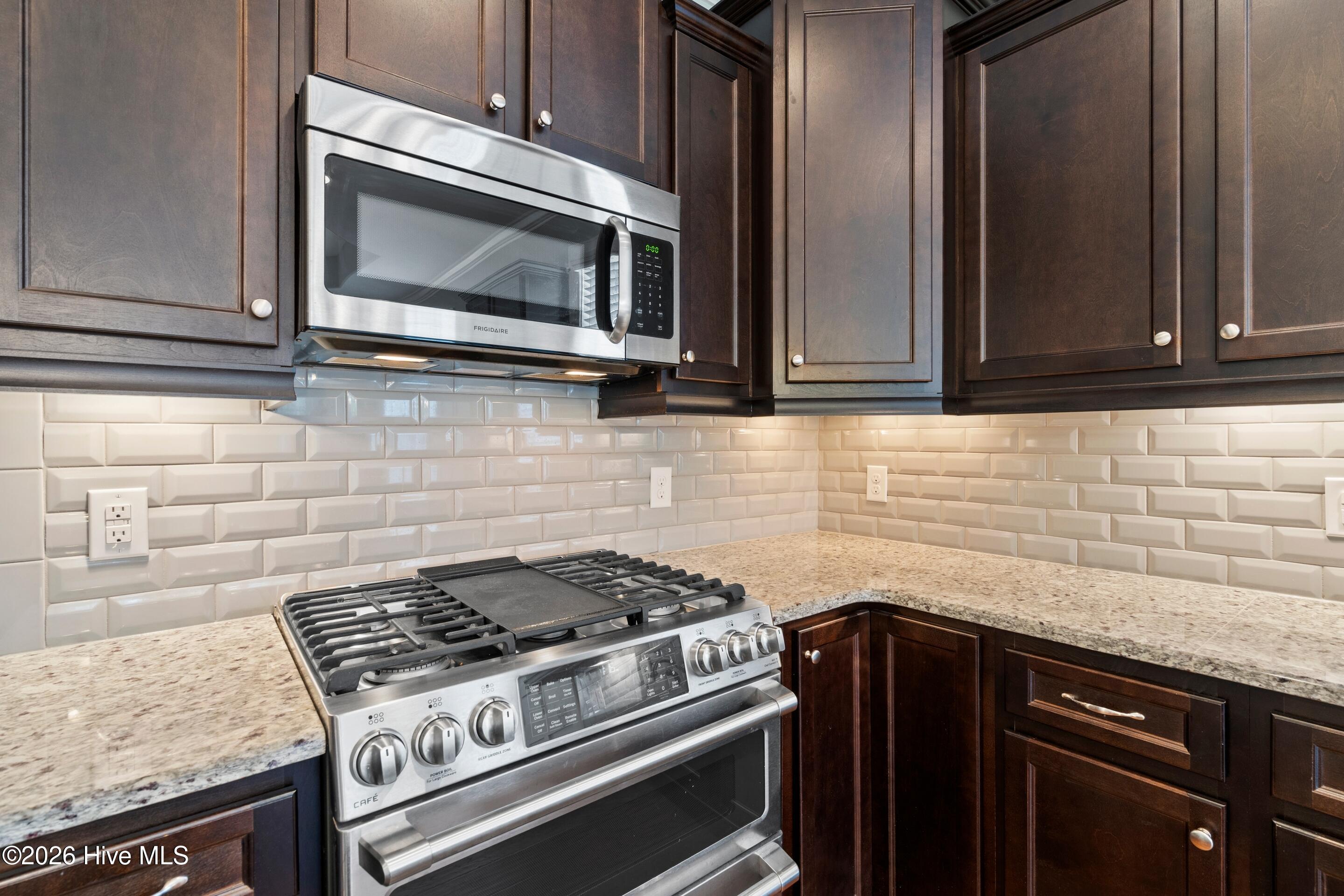 100547652 | Photo 19