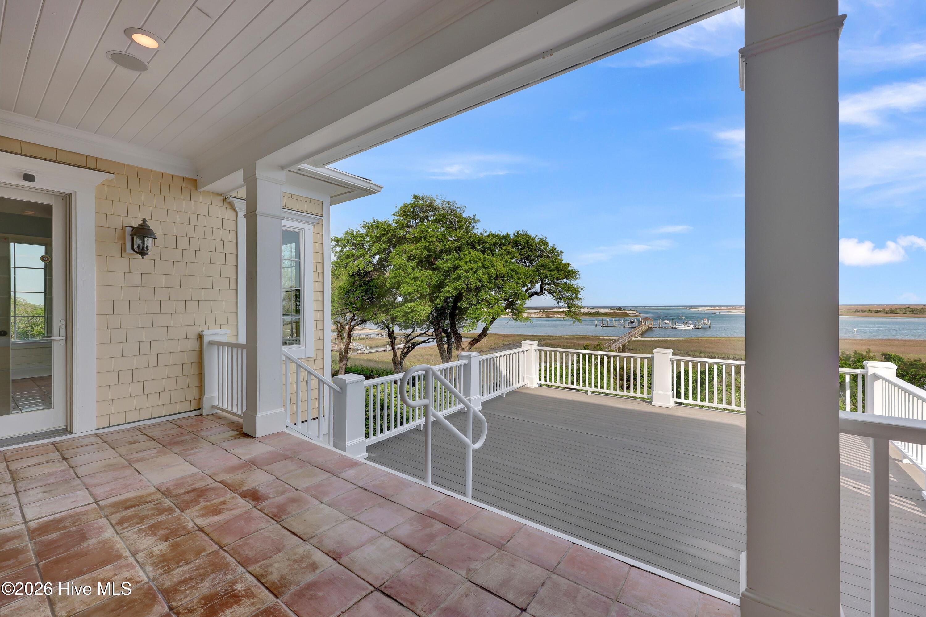 100569484 | Photo 43