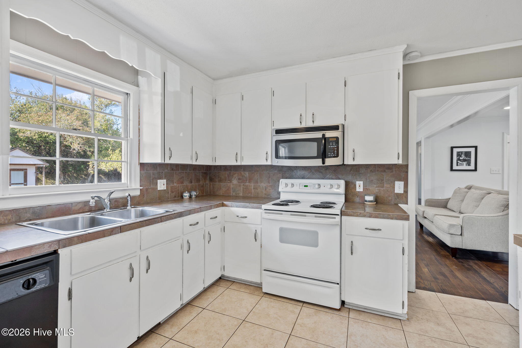 100557459 | Photo 22