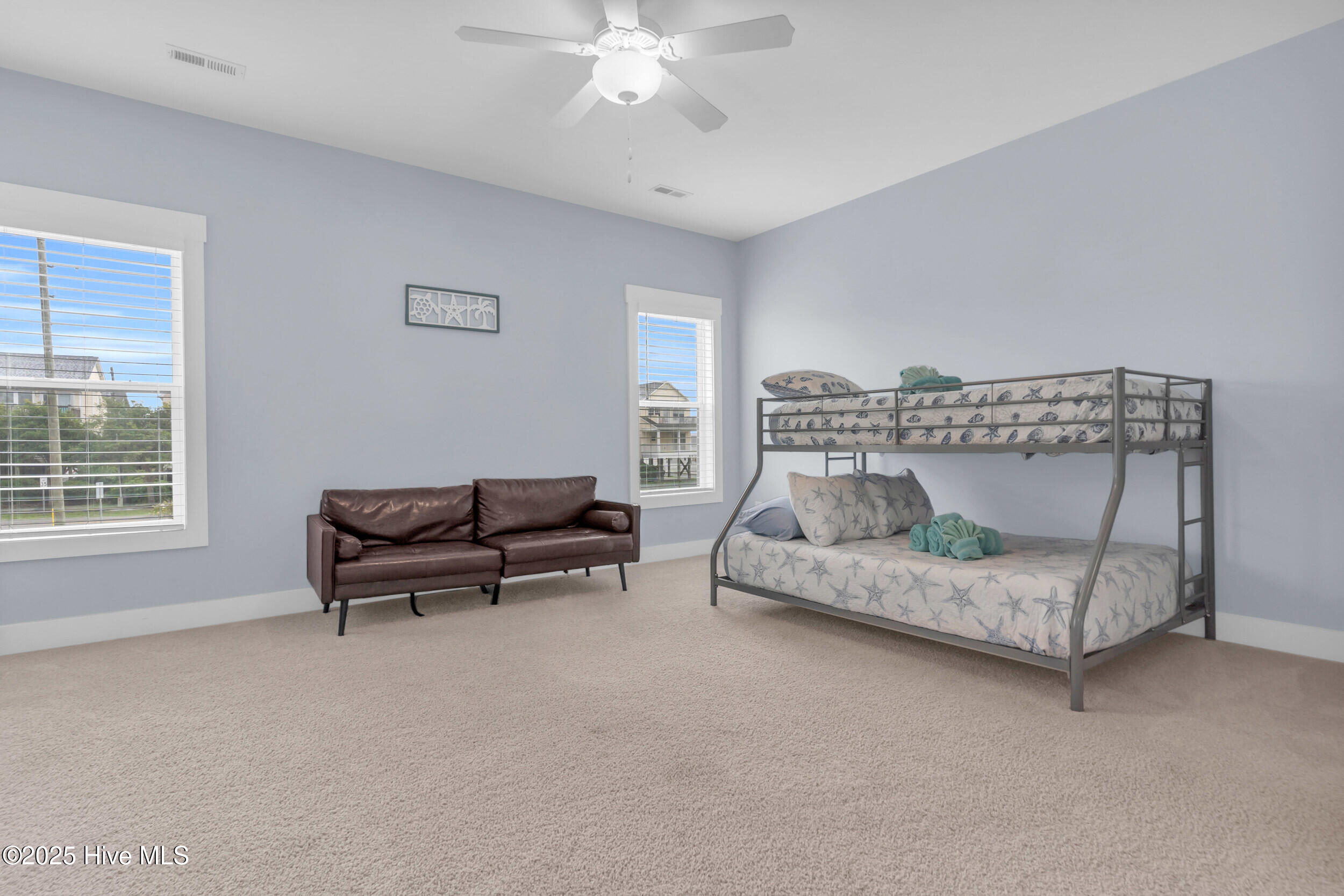 100524088 | Photo 23