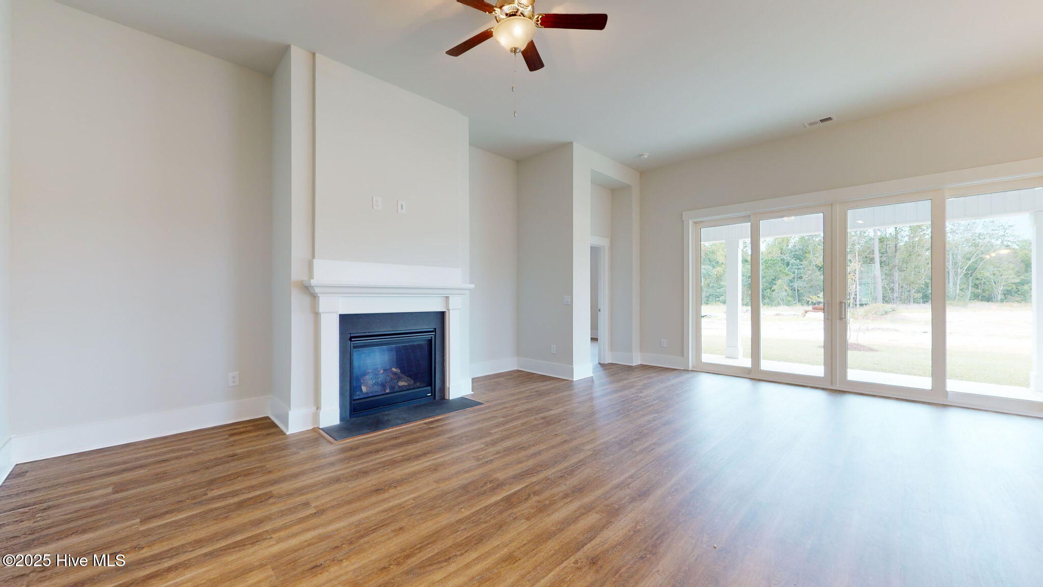 100543683 | Photo 12