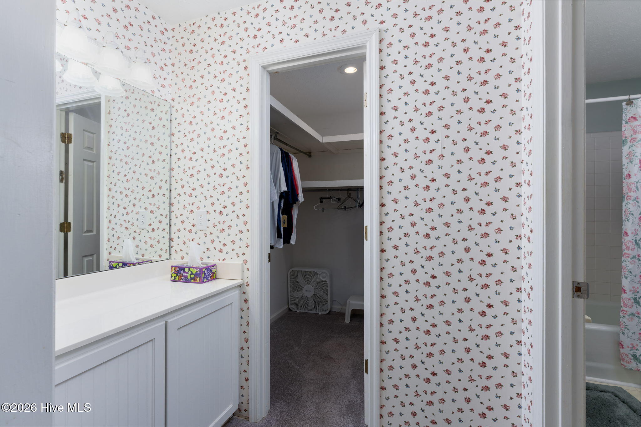 100553404 | Photo 21