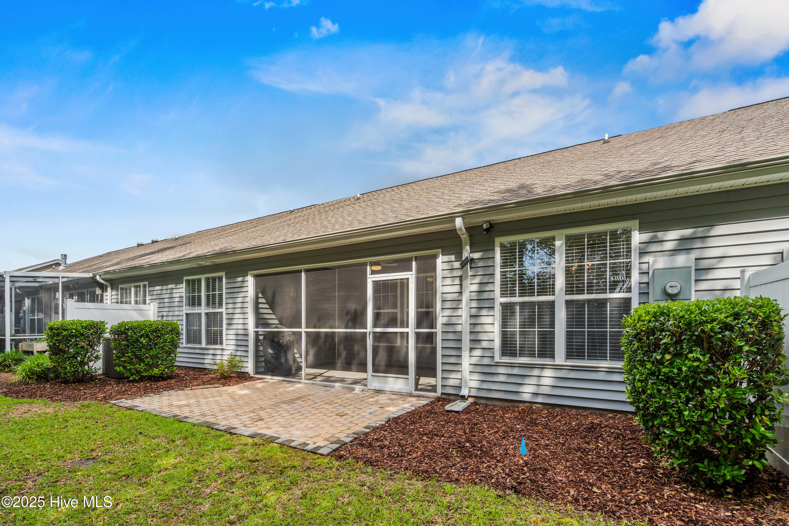 100543792 | Photo 15