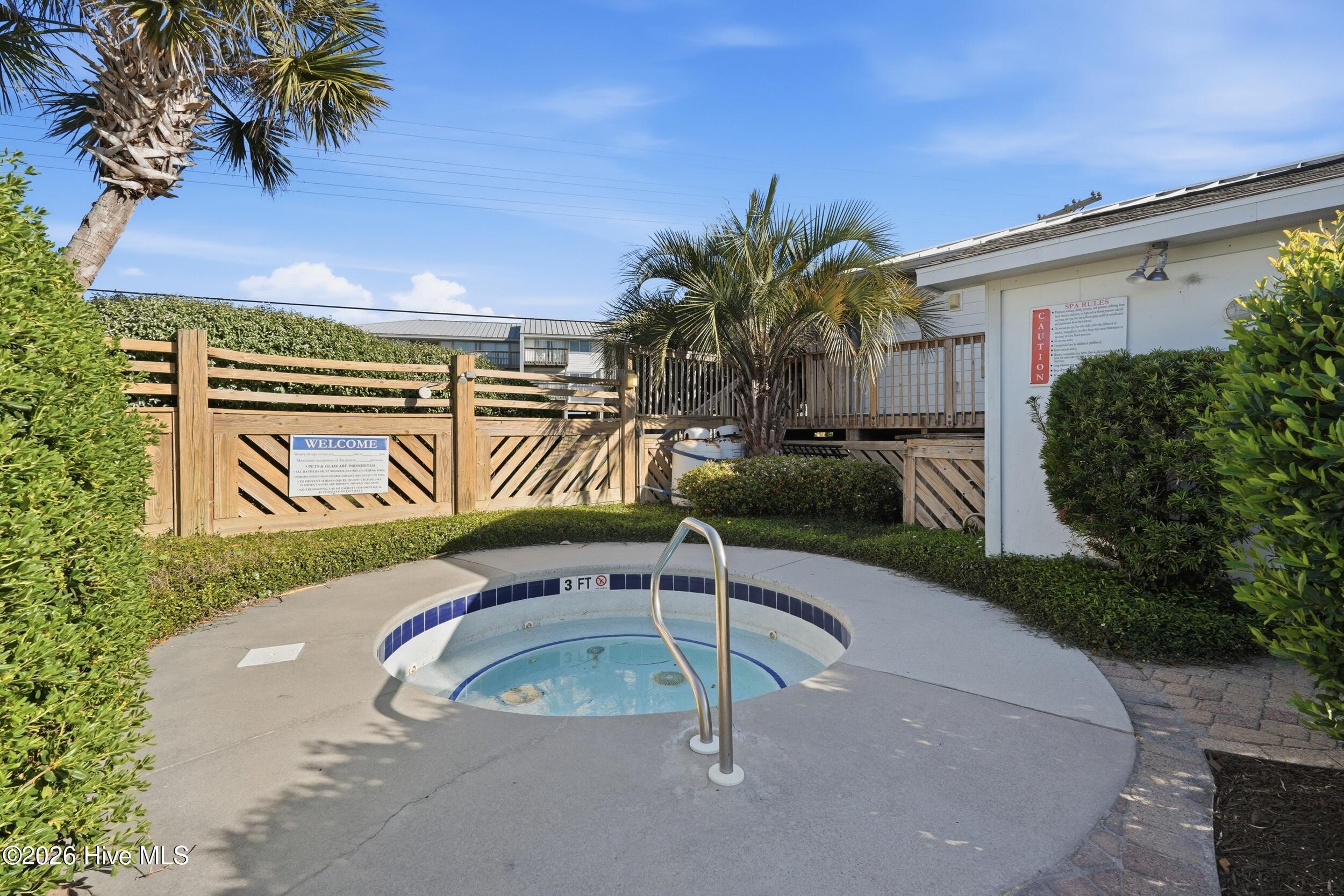 100565871 | Photo 63