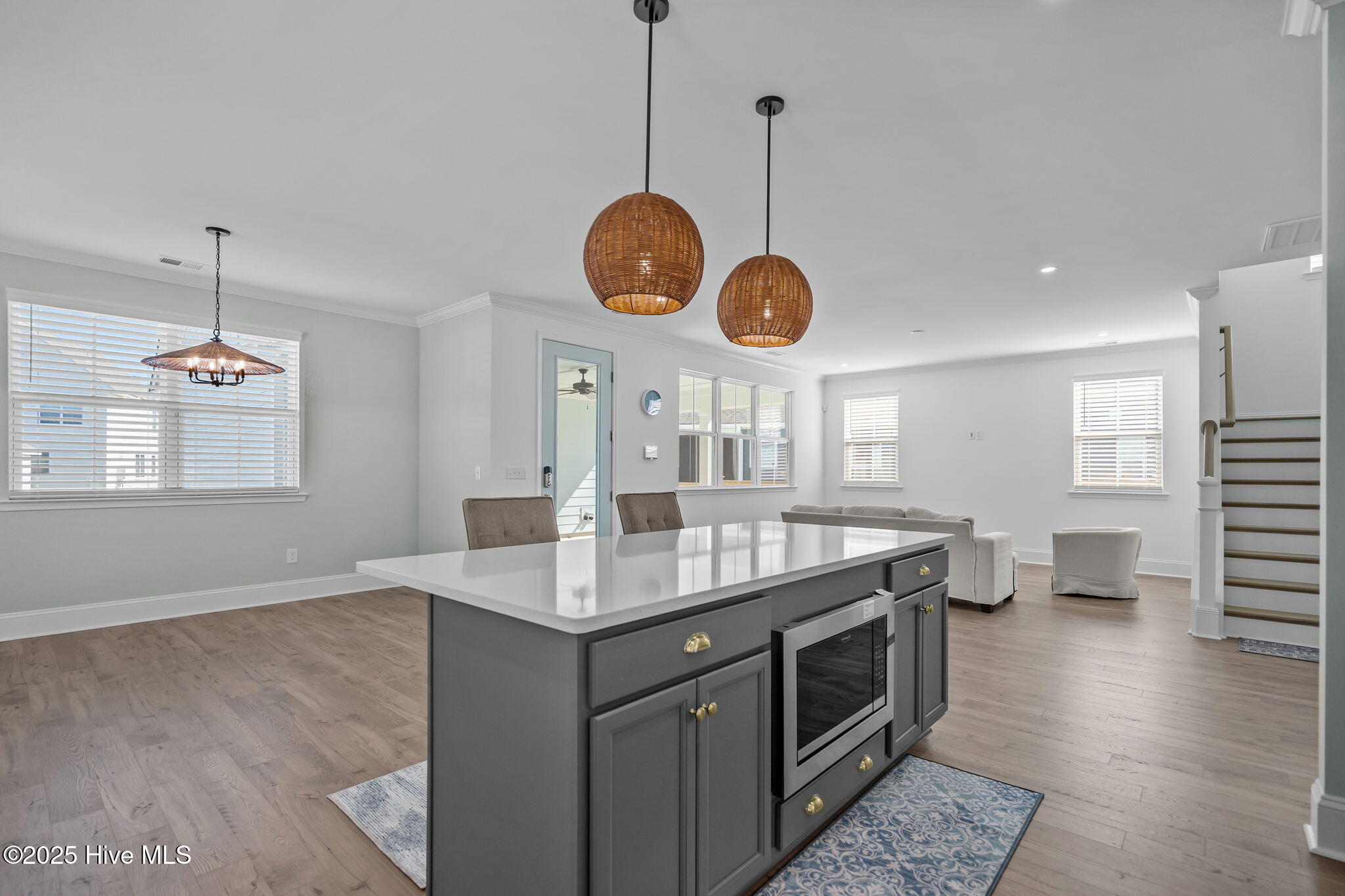 100537775 | Photo 16