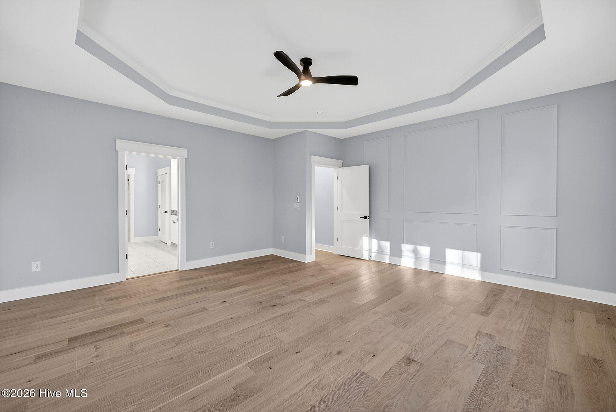 100548792 | Photo 49