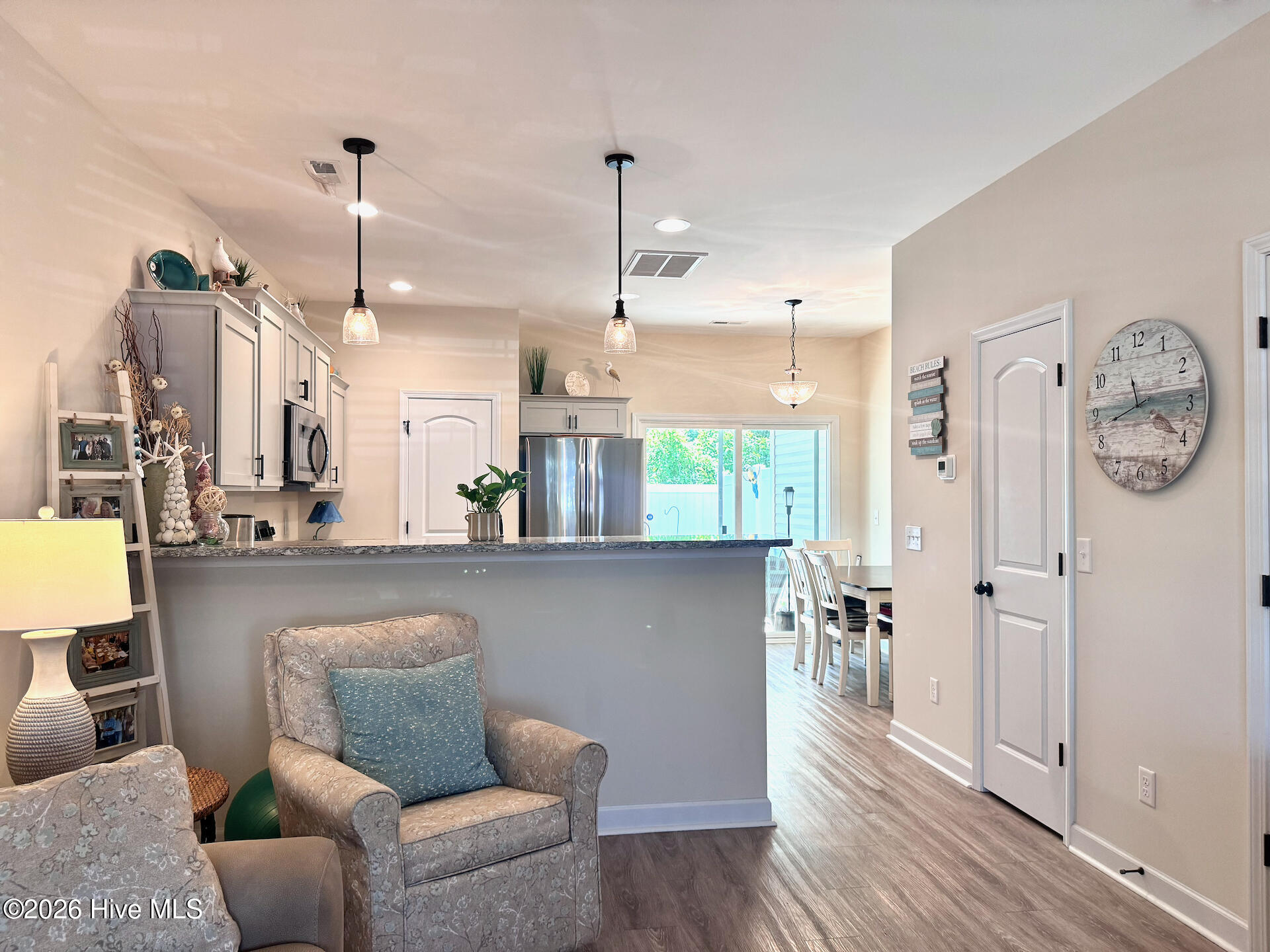 100567509 | Photo 15