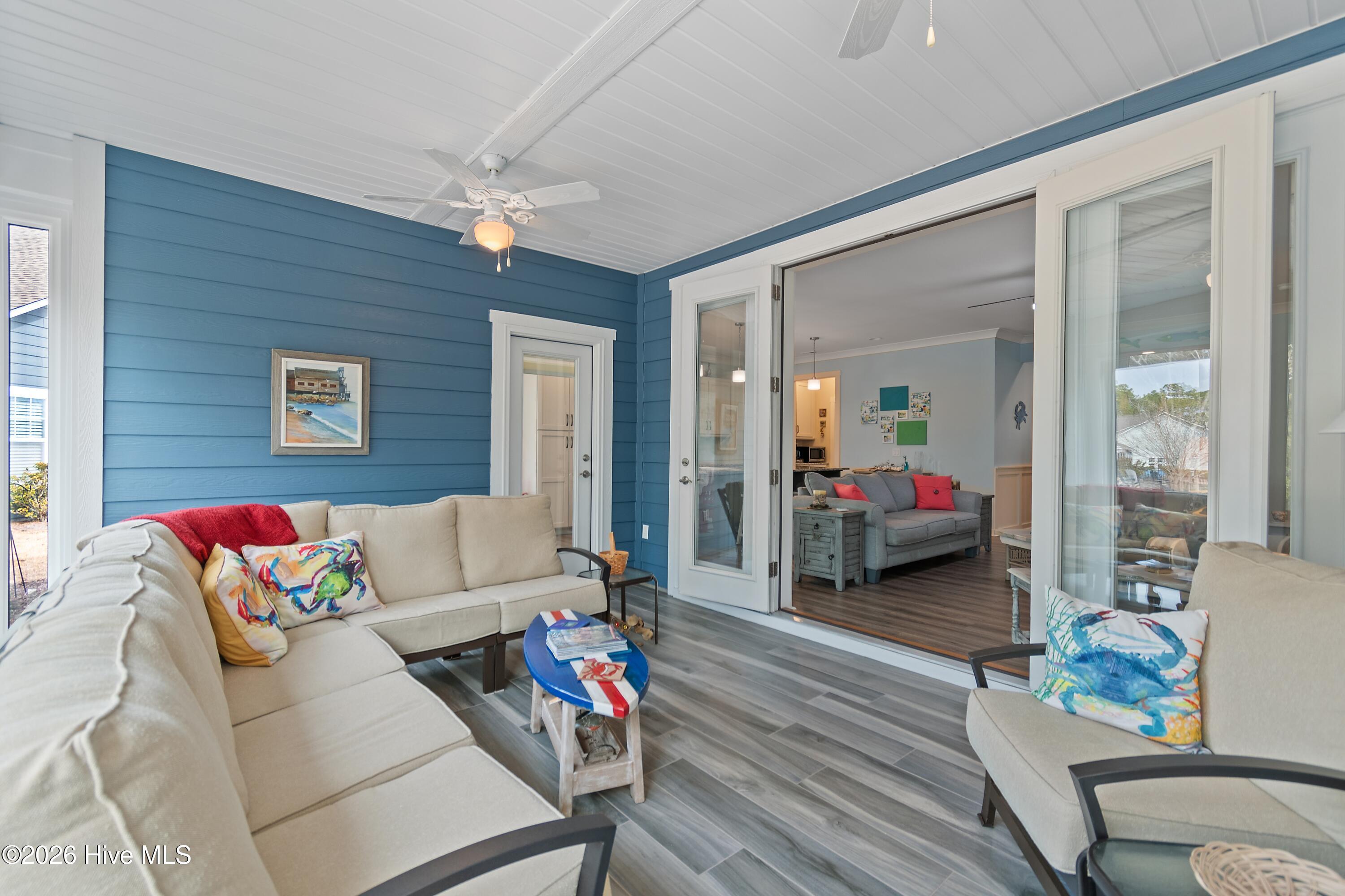 100557254 | Photo 21