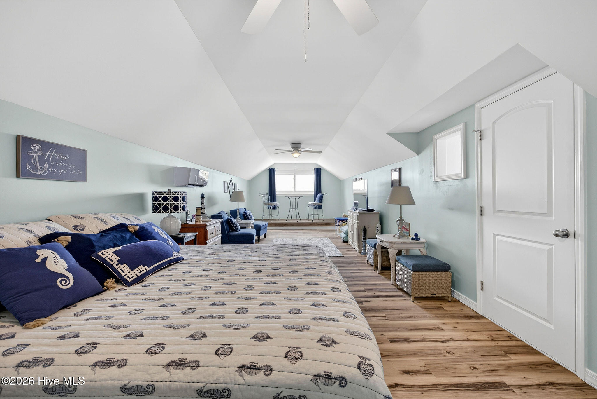 100558217 | Photo 41